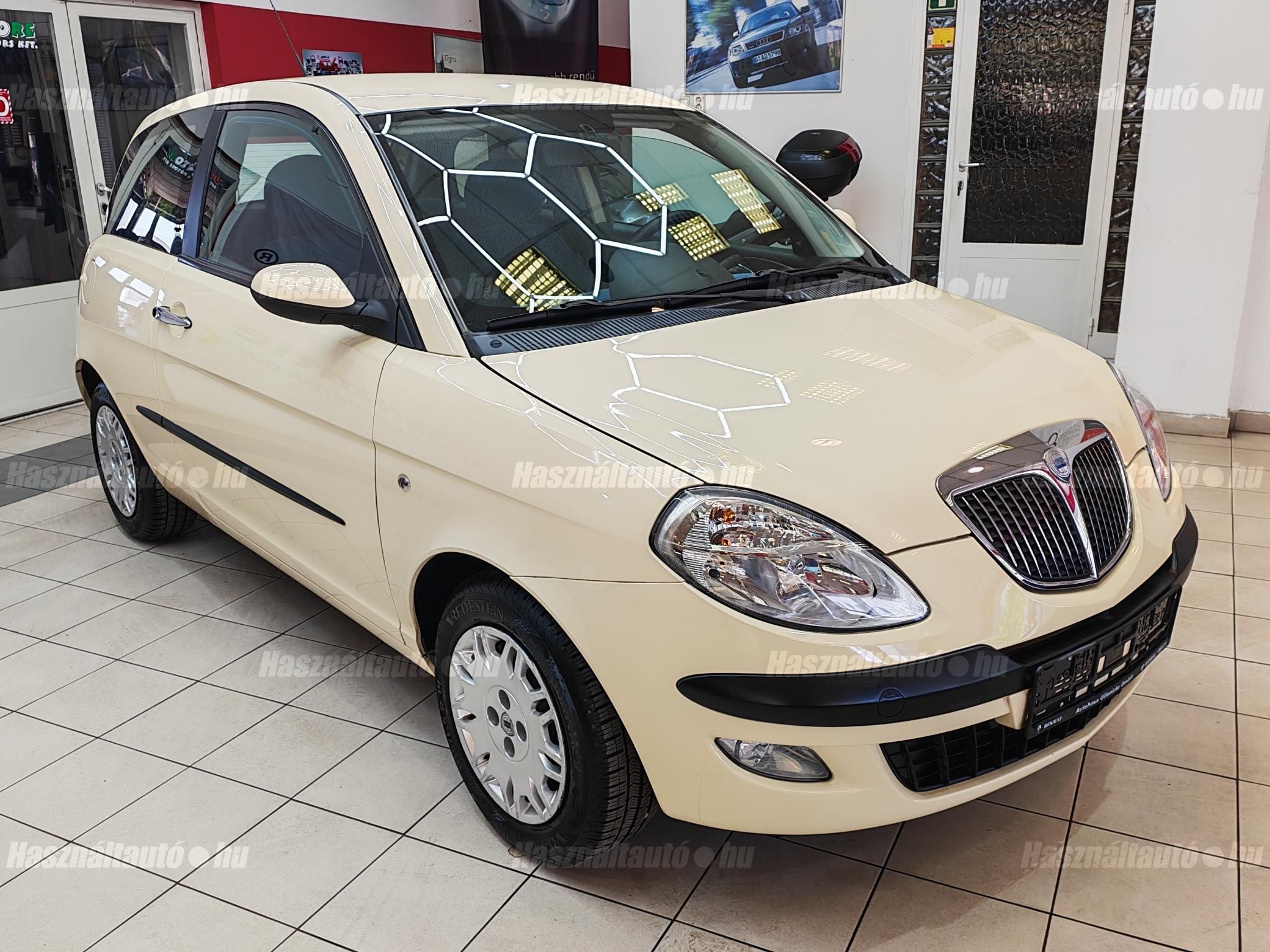 LANCIA YPSILON 2004/4 - 1