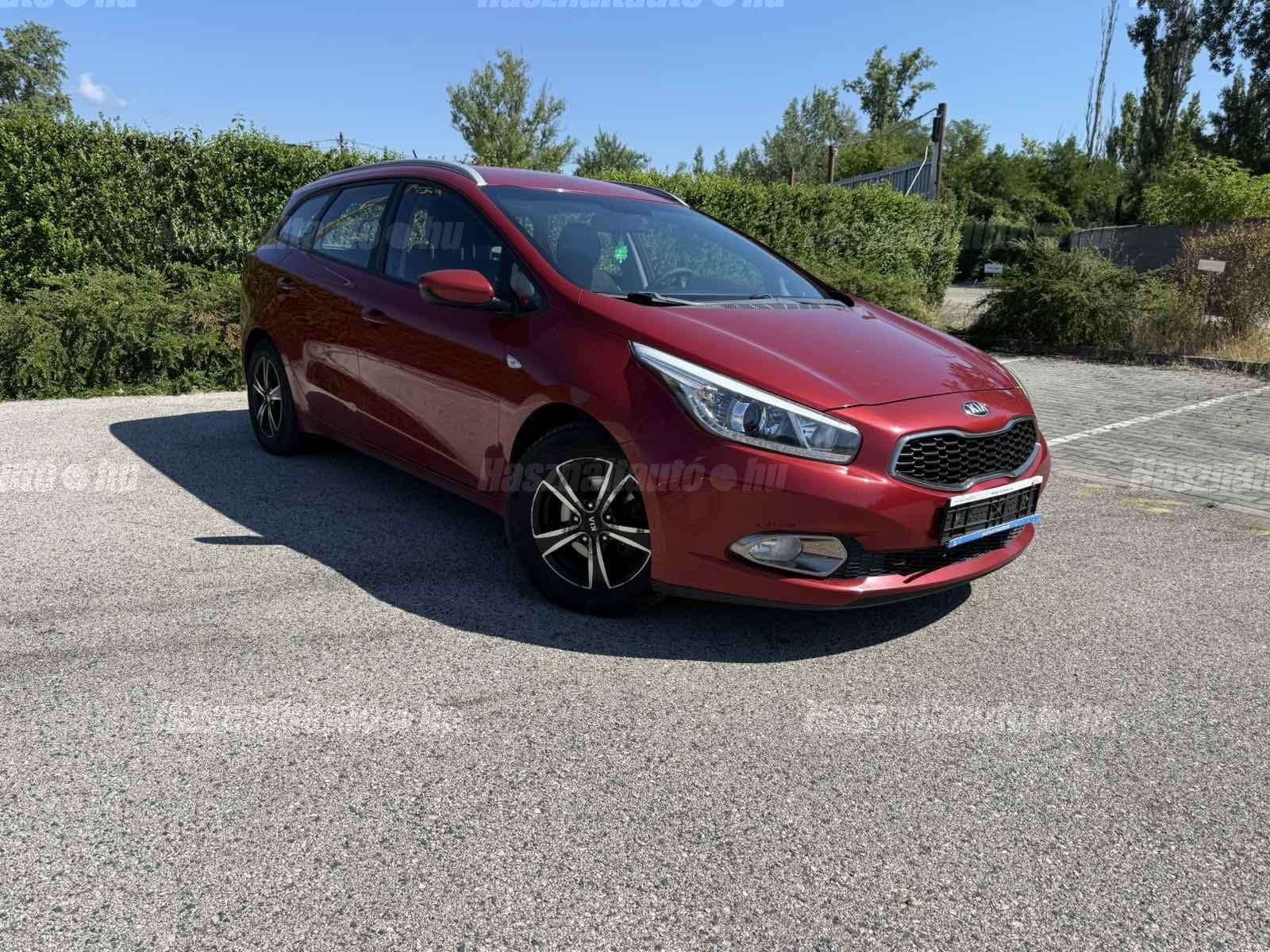 KIA CEE'D 2015/4 - 1