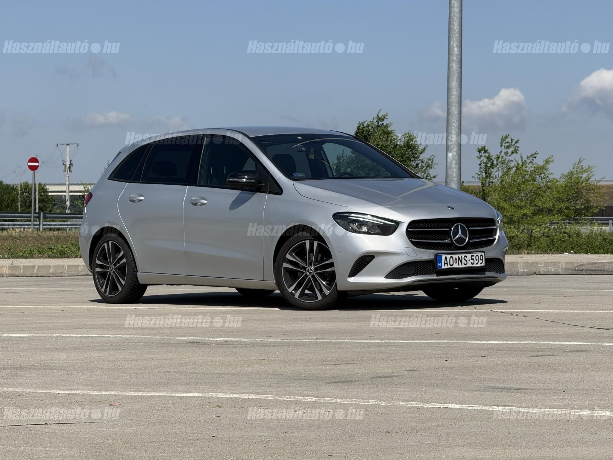 MERCEDES-BENZ B 180 2019 - 1