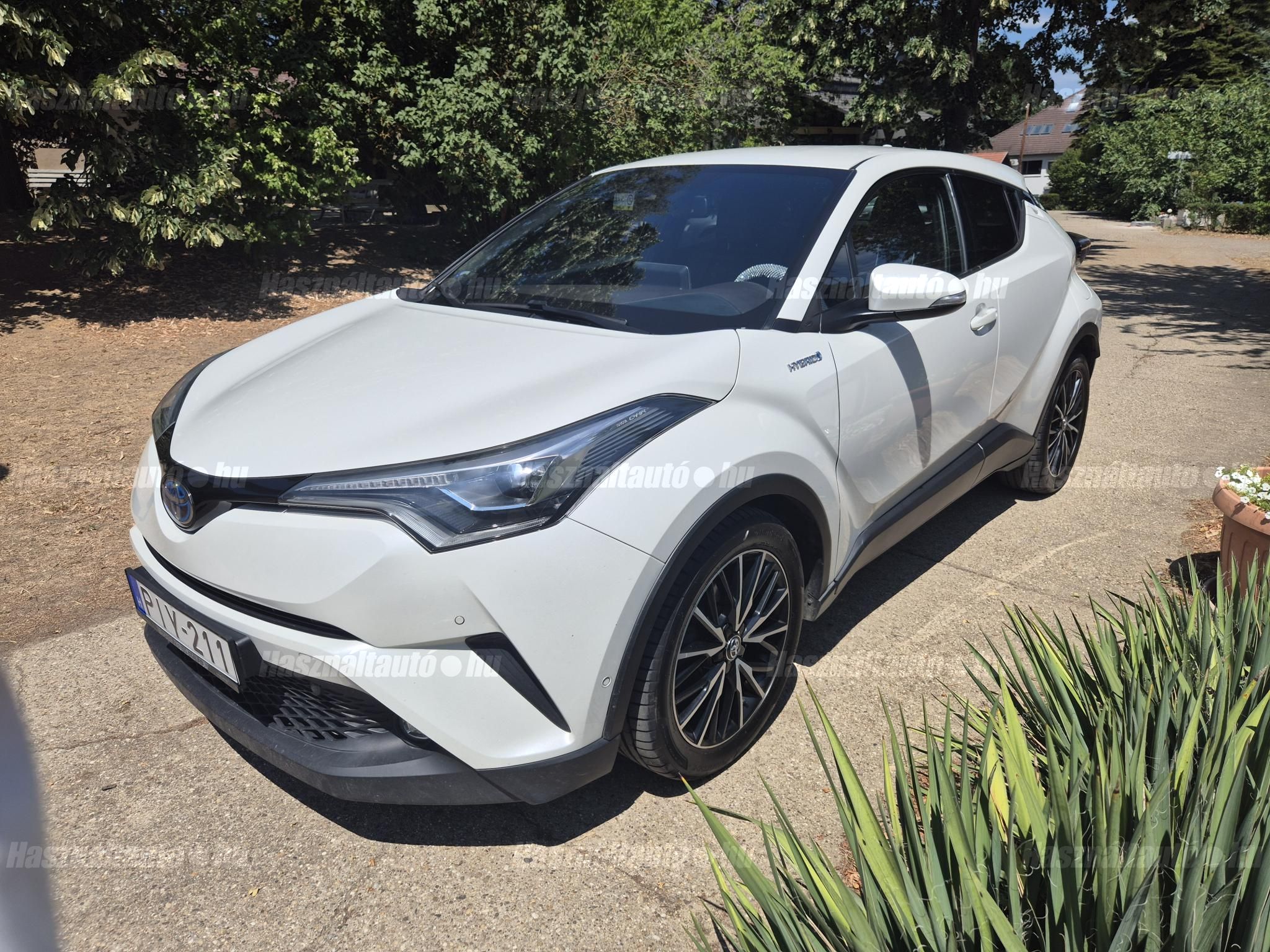 TOYOTA C-HR 2017/8 - 1