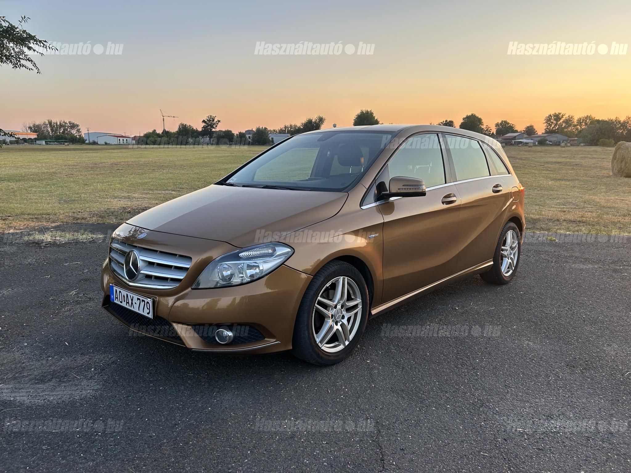 MERCEDES-BENZ B 180 2012/6 - 1