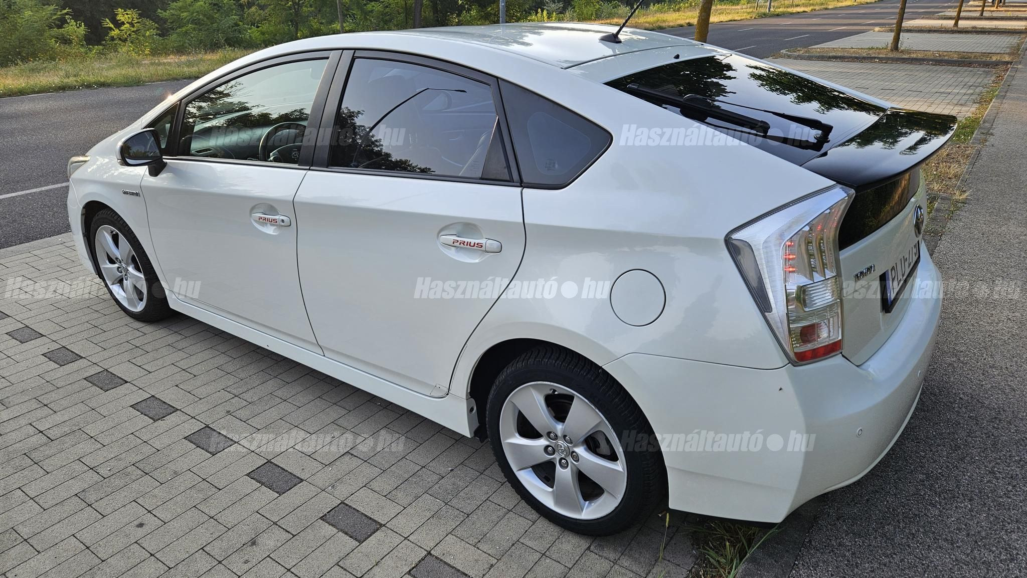TOYOTA PRIUS 2011/10 - 1