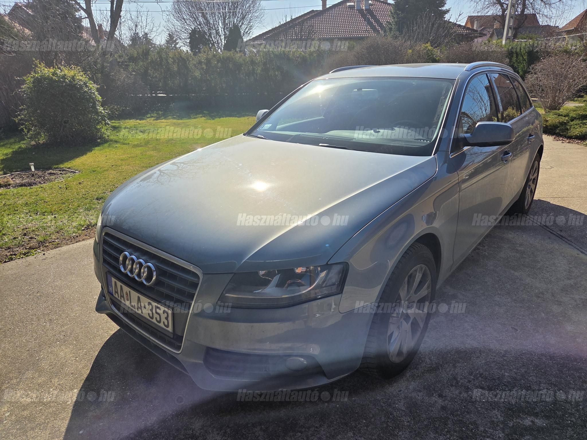 AUDI A4 2011/8 - 1