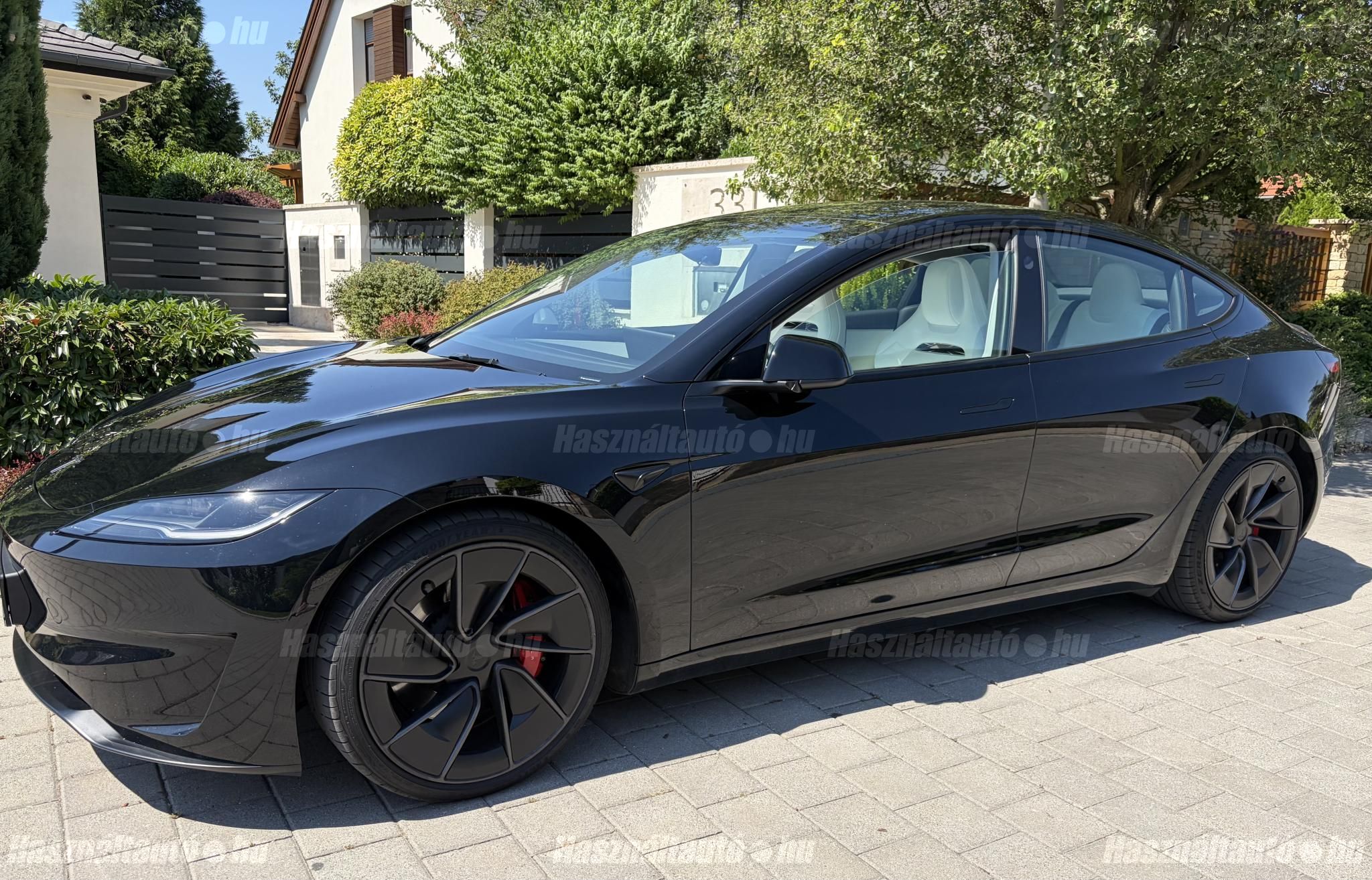 TESLA MODEL 3 2024/11 - 1
