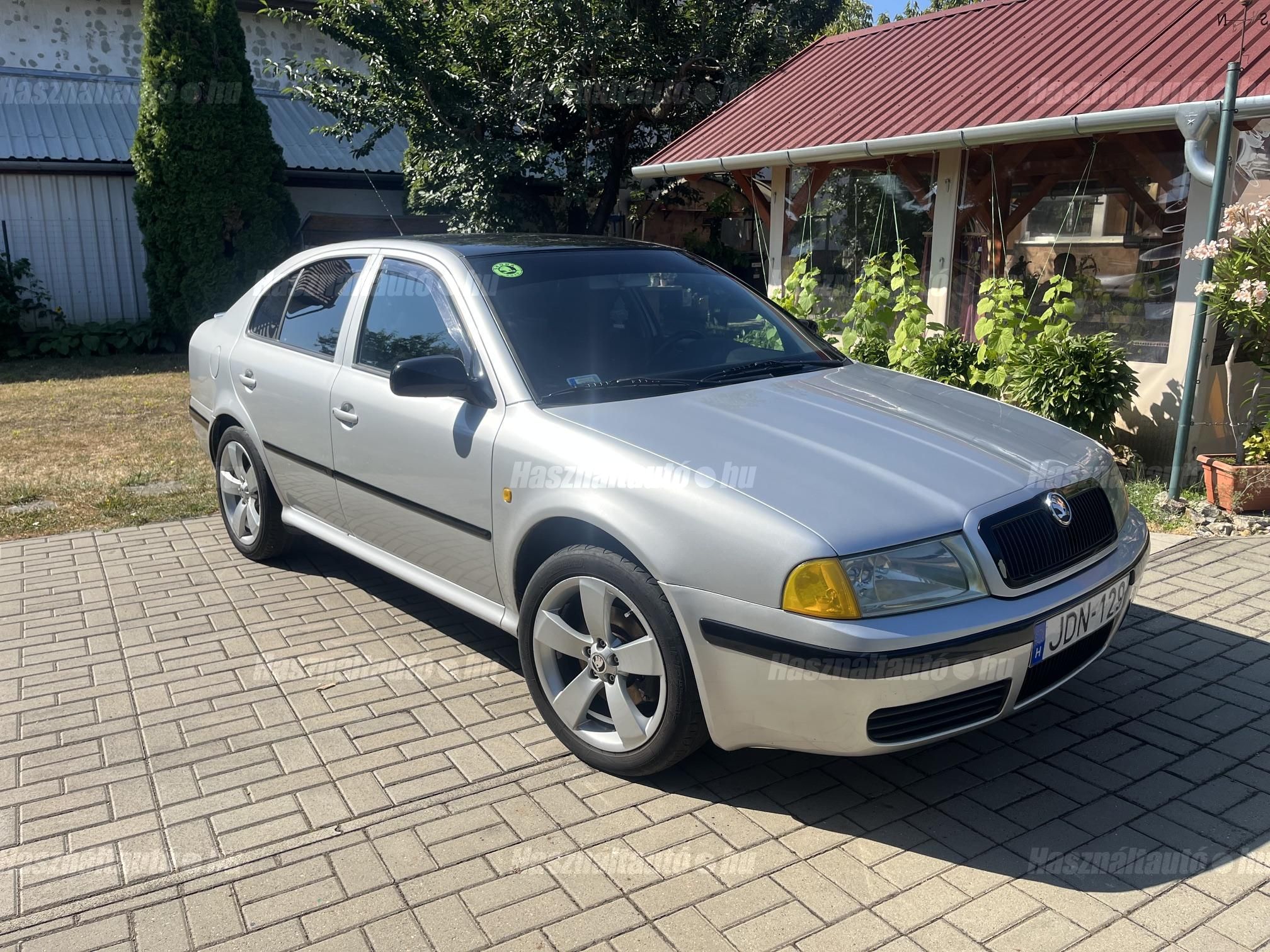 SKODA OCTAVIA 2004/6 - 1