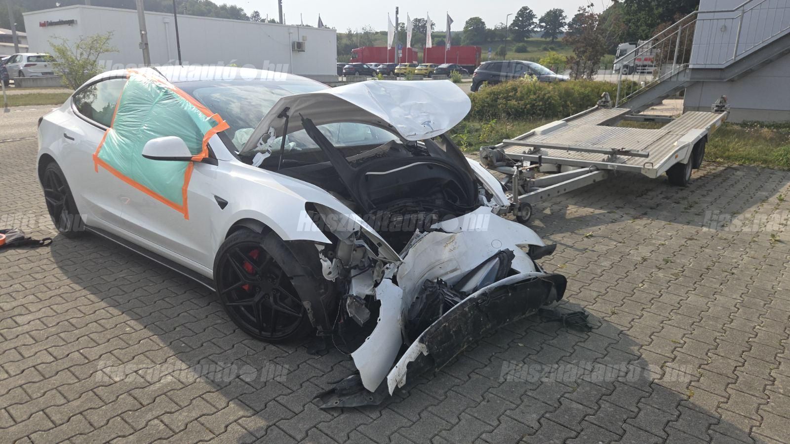 TESLA MODEL 3 2022/12 - 1