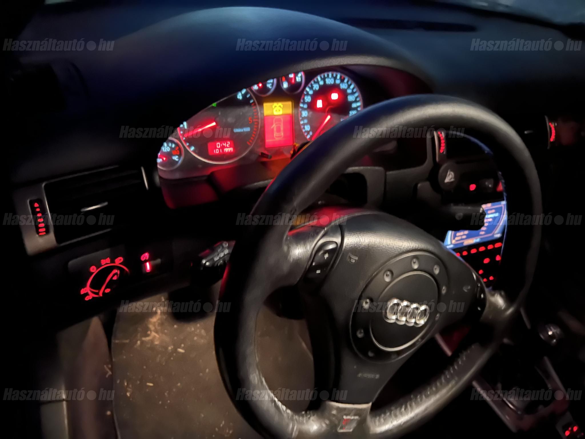 AUDI A6 2000/3 - 1