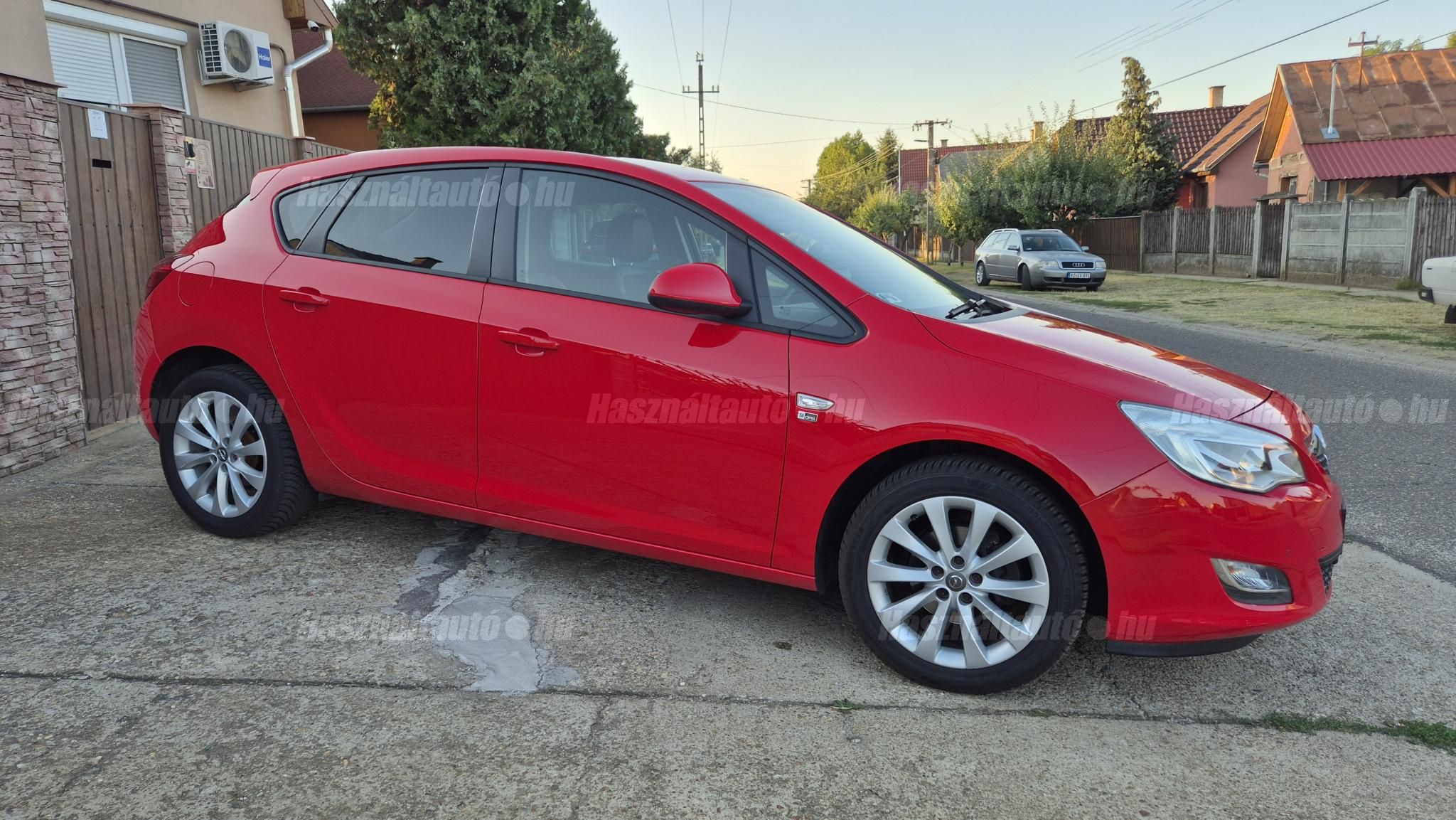 OPEL ASTRA 2012/5 - 1