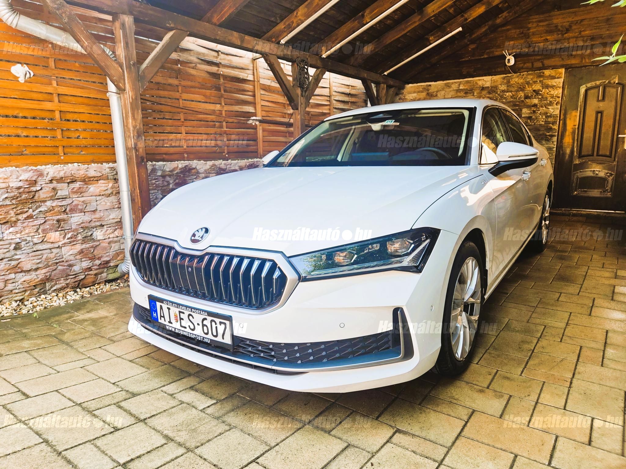 SKODA SUPERB 2024/8 - 1