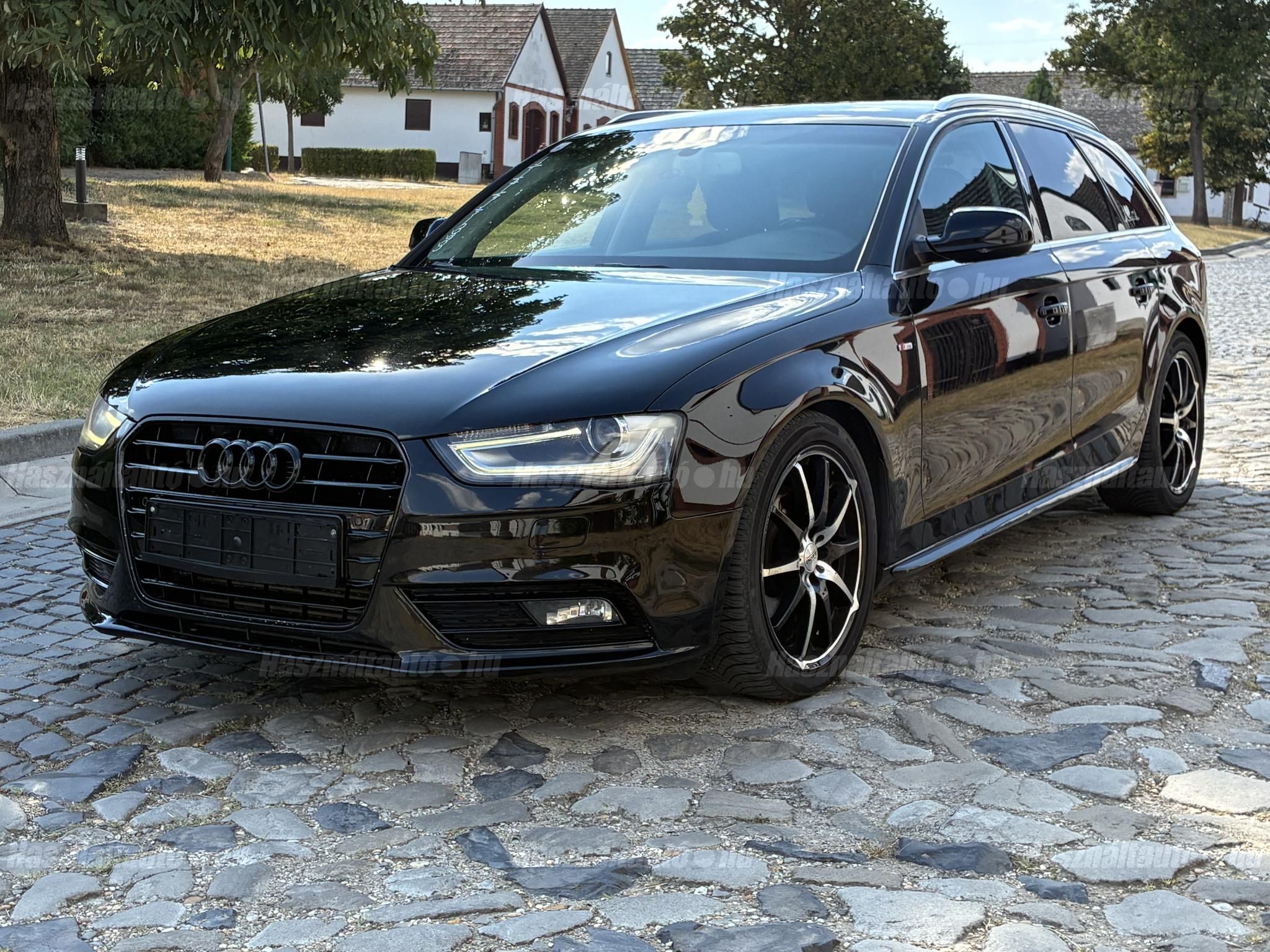 AUDI A4 2013/6 - 1