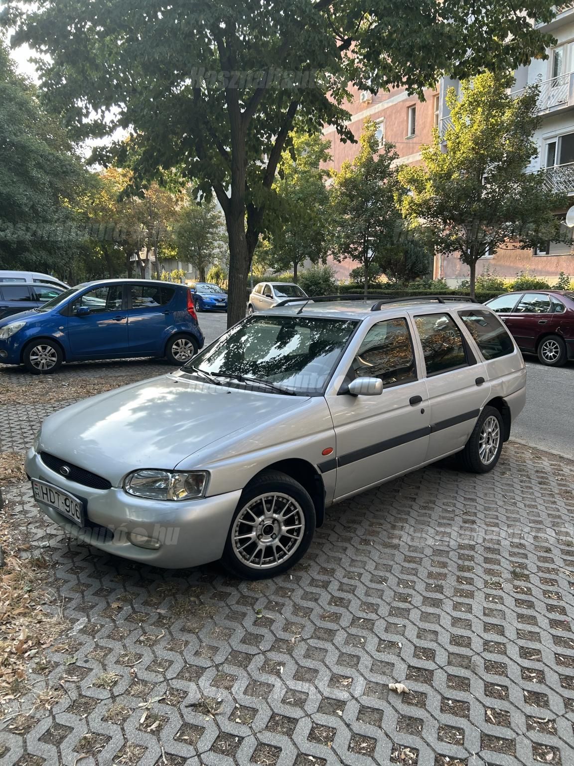 FORD ESCORT 2000/7 - 1