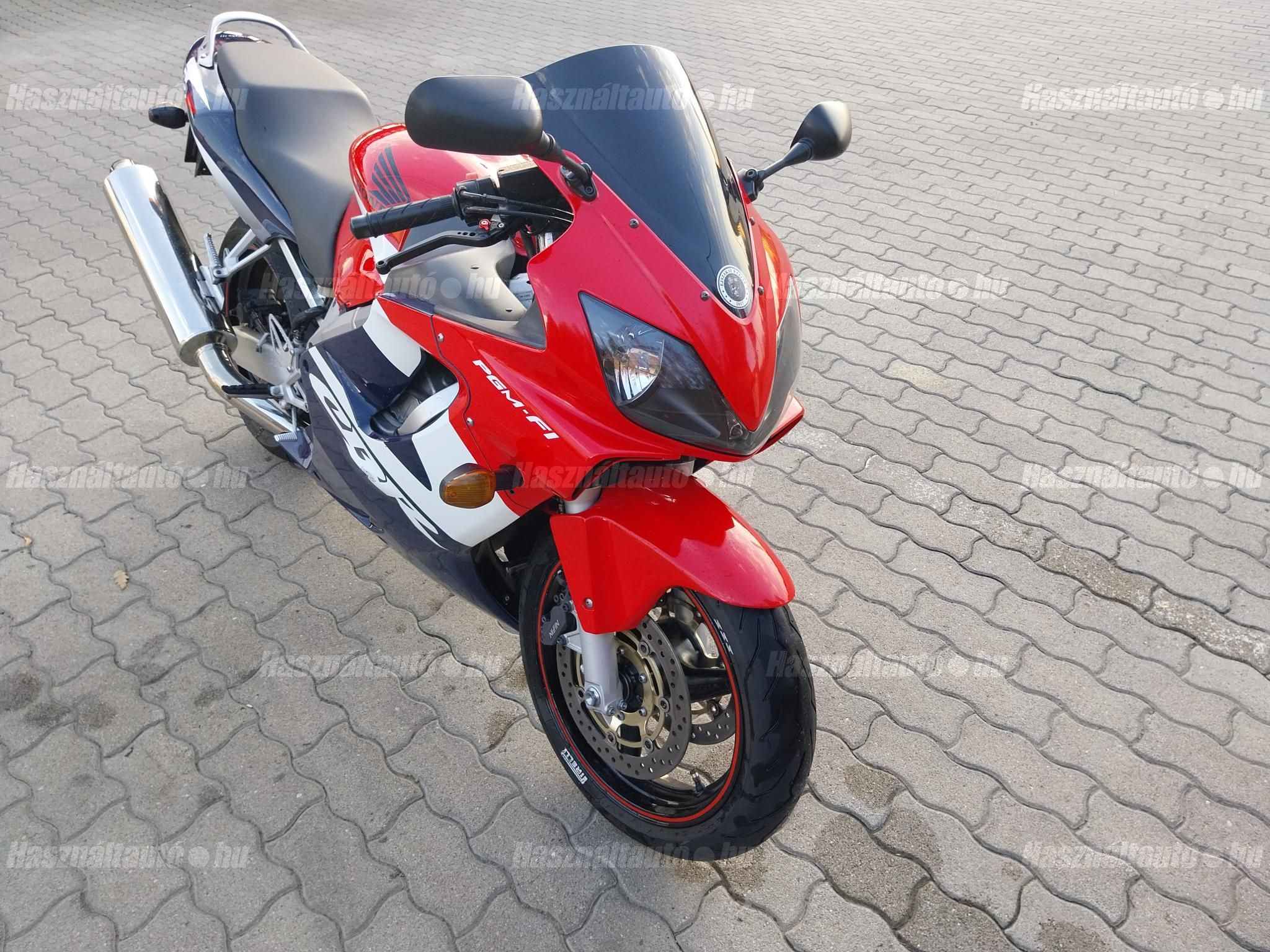 HONDA CBR 600 F4 2002 - 1