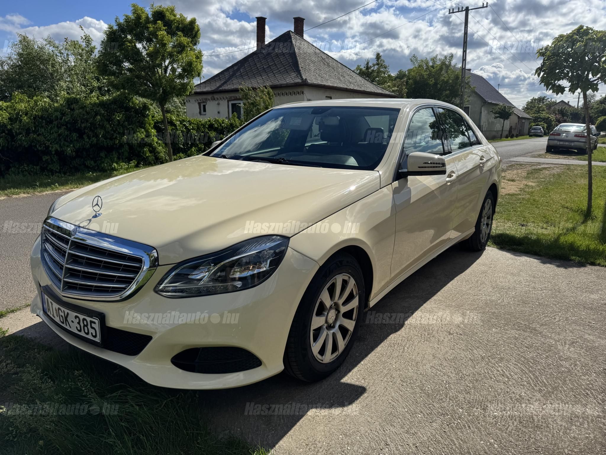 MERCEDES-BENZ E 200 2013/6 - 1