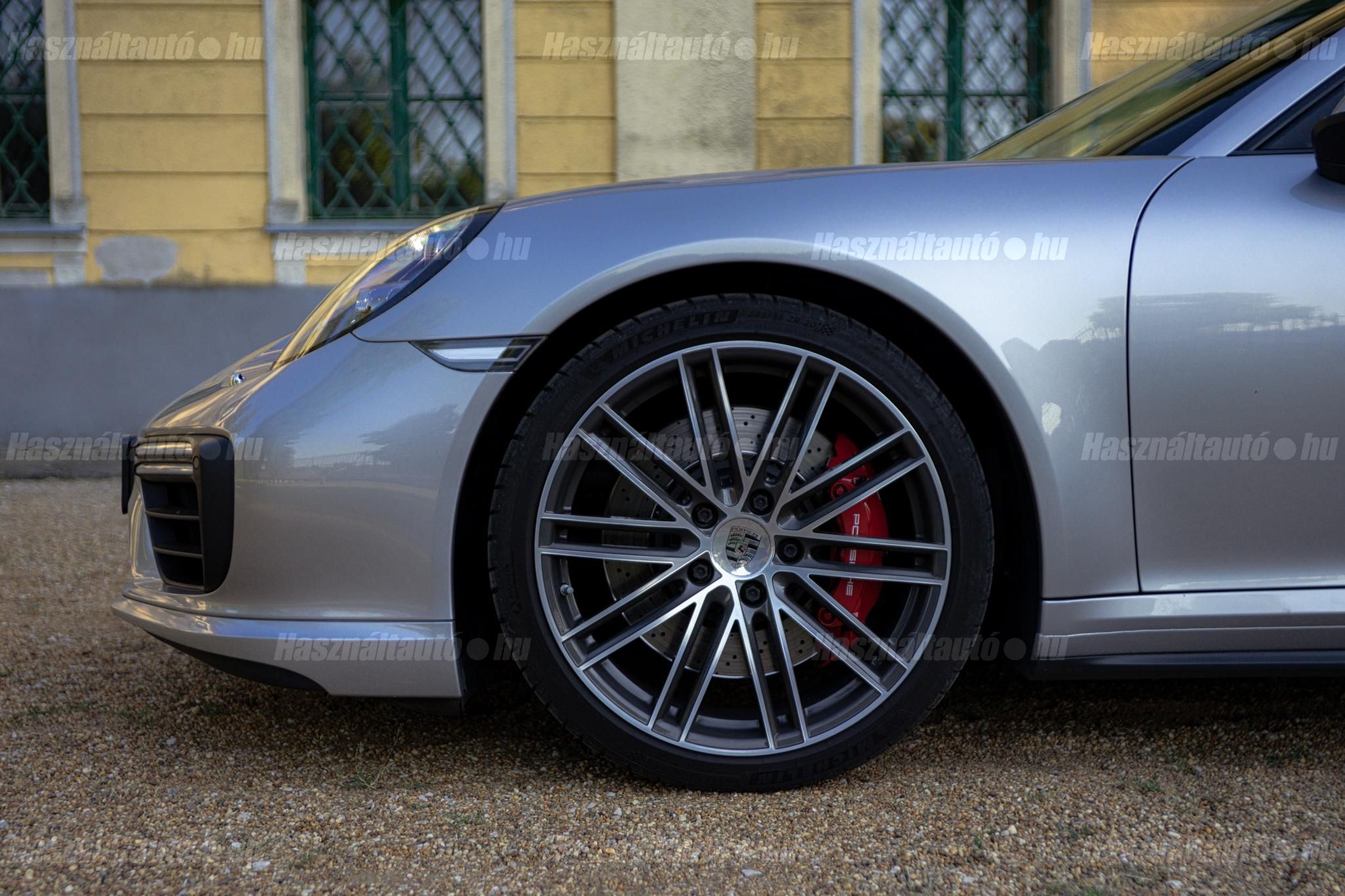 PORSCHE 991 2018/4 - 1