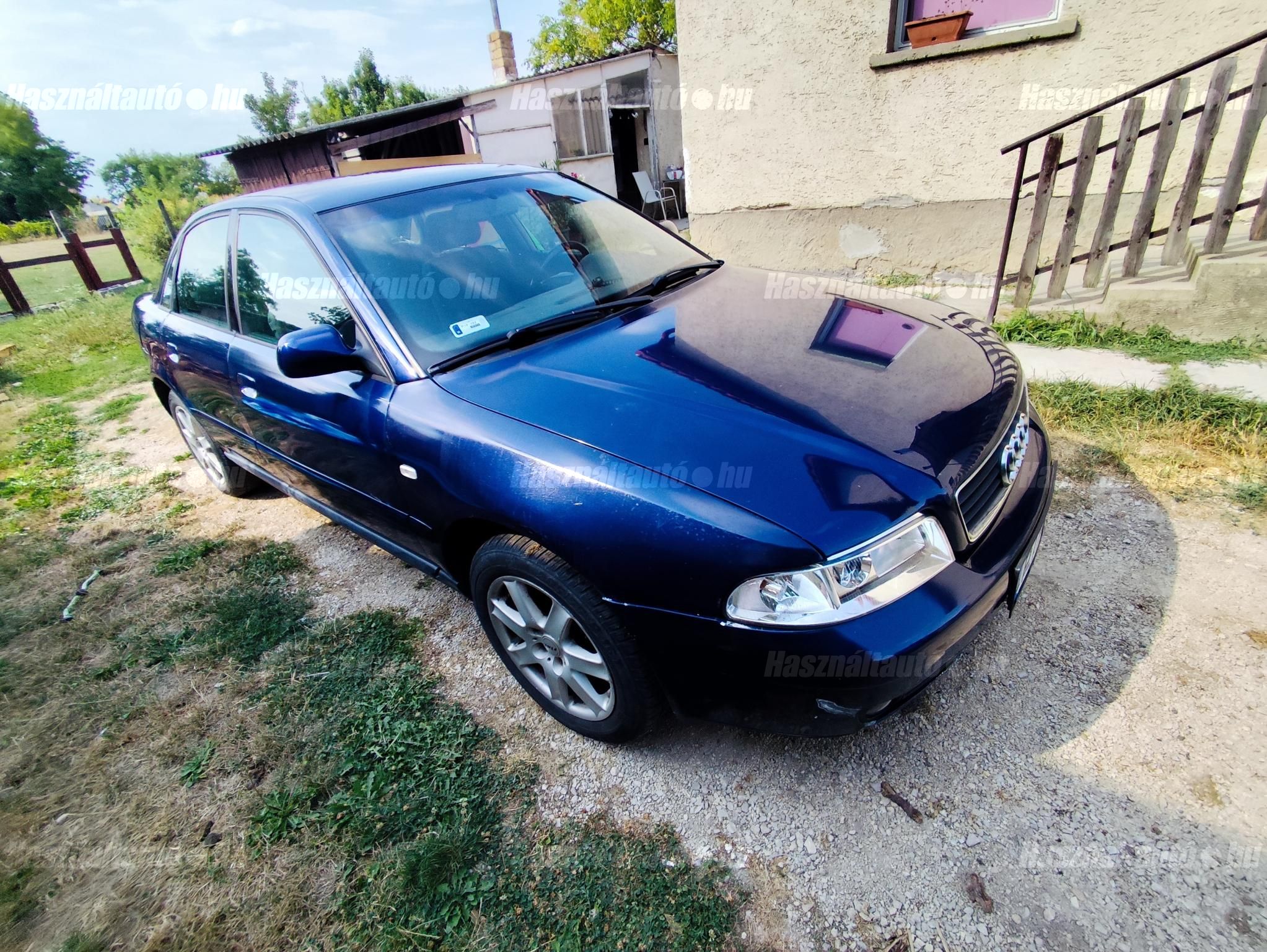 AUDI A4 2000 - 1
