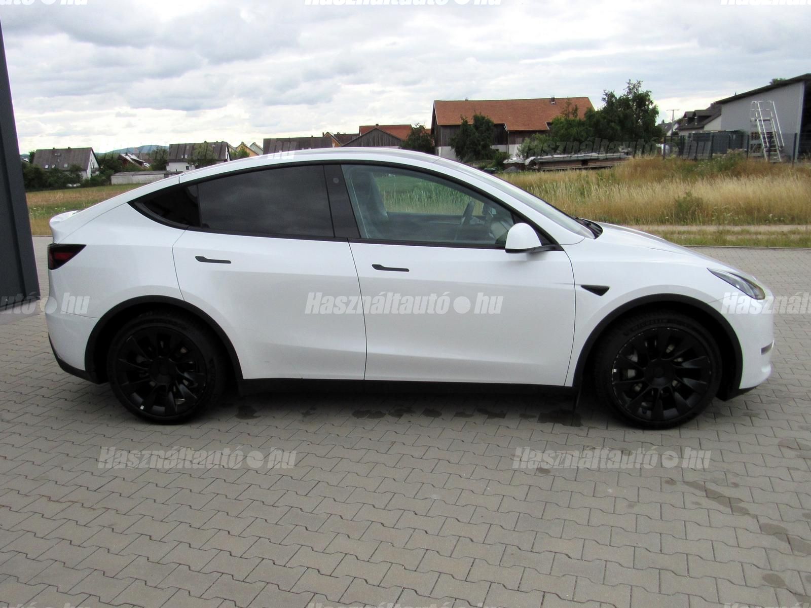 TESLA MODEL Y 2023/3 - 1