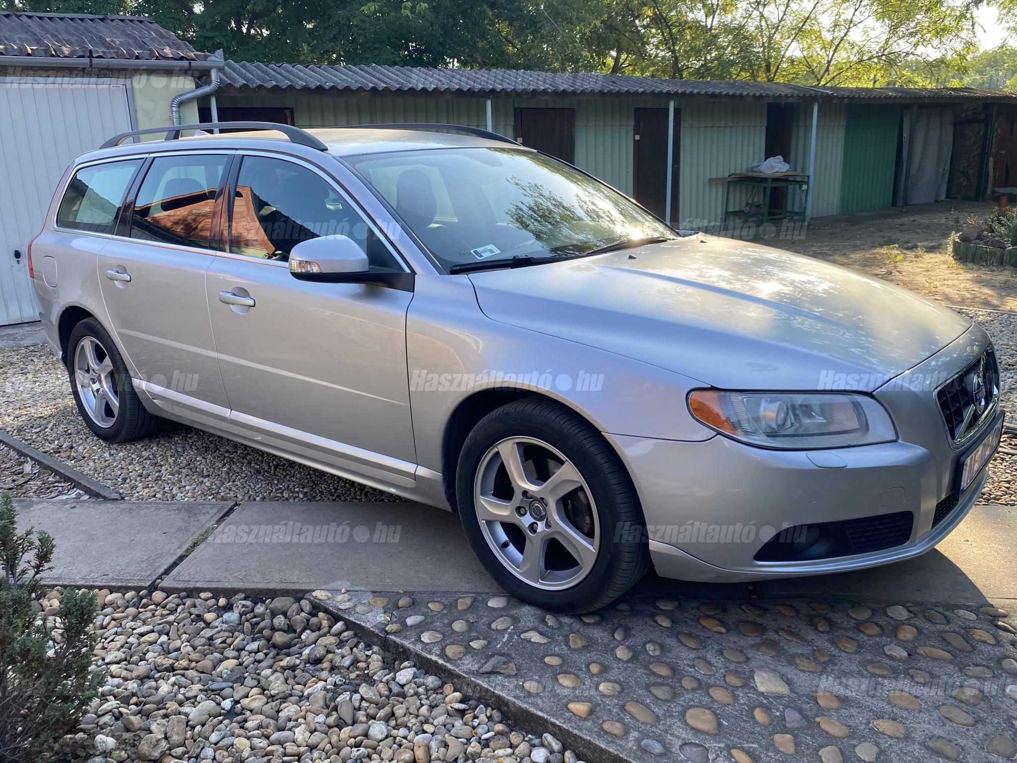 VOLVO V70 2010/12 - 1