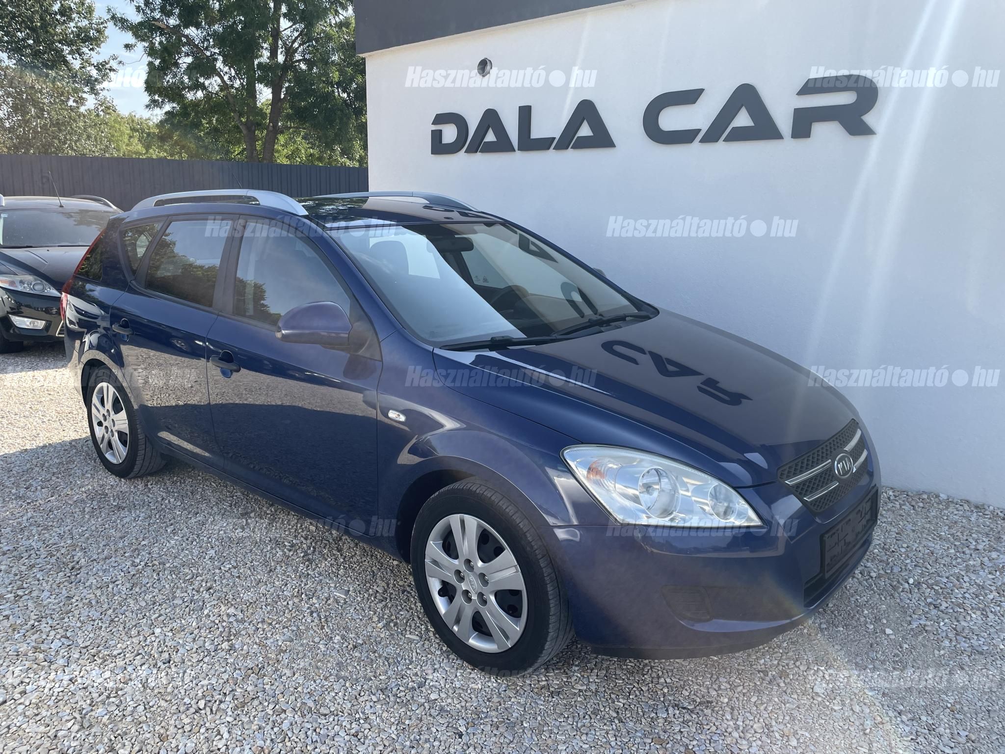 KIA CEE'D 2009/7 - 1
