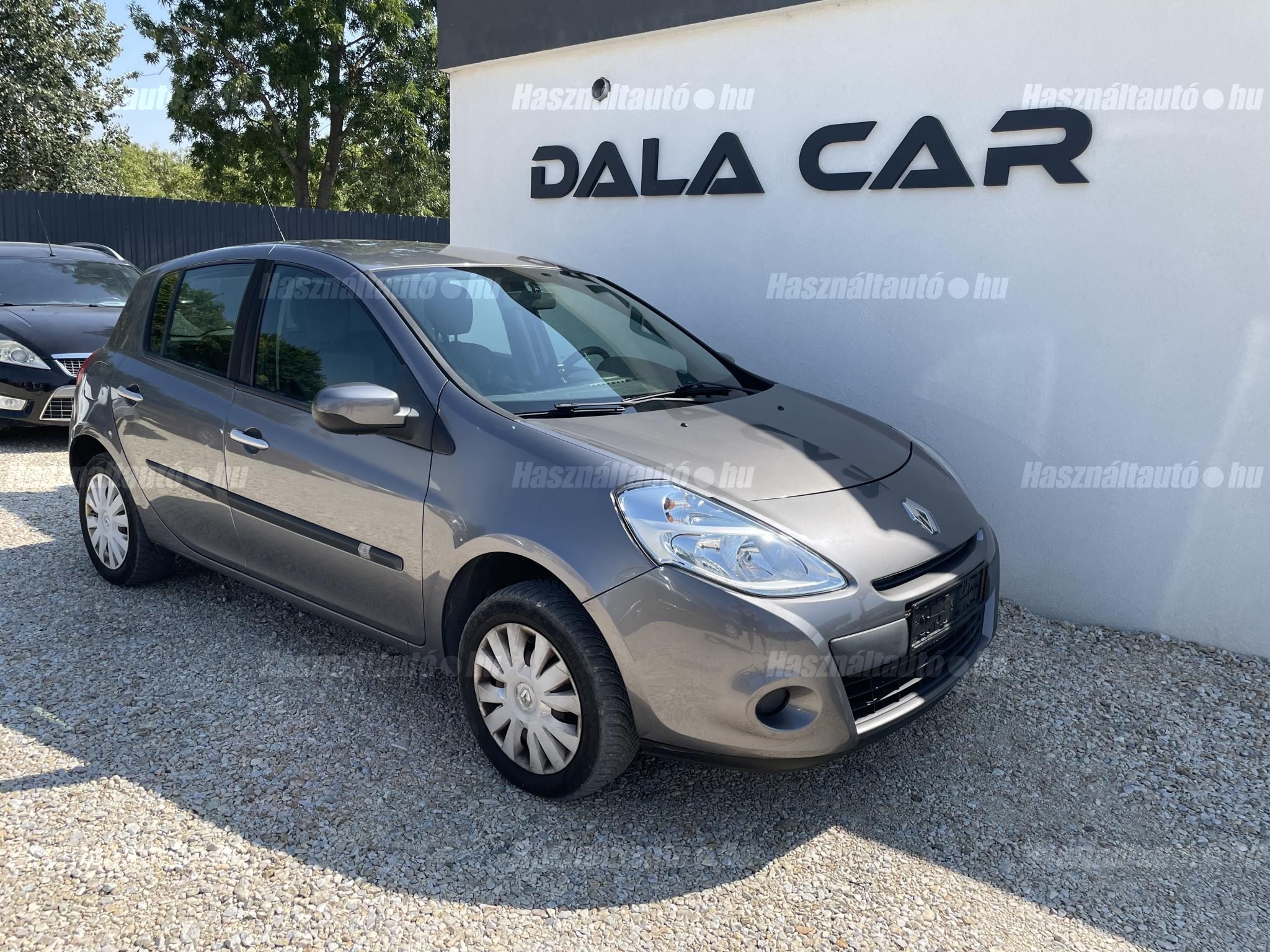 RENAULT CLIO 2010/2 - 1