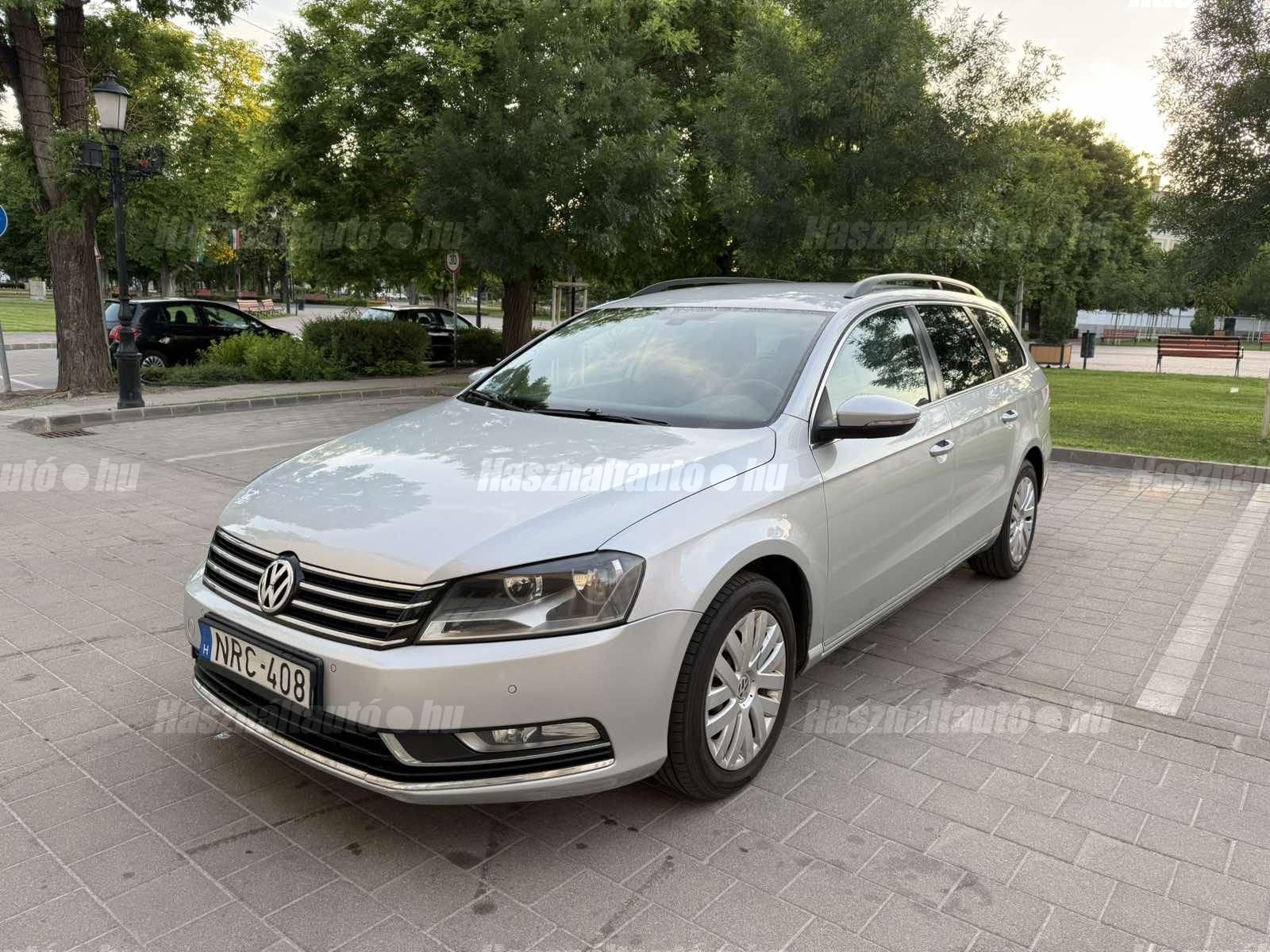 VOLKSWAGEN PASSAT VII 2011/8 - 1