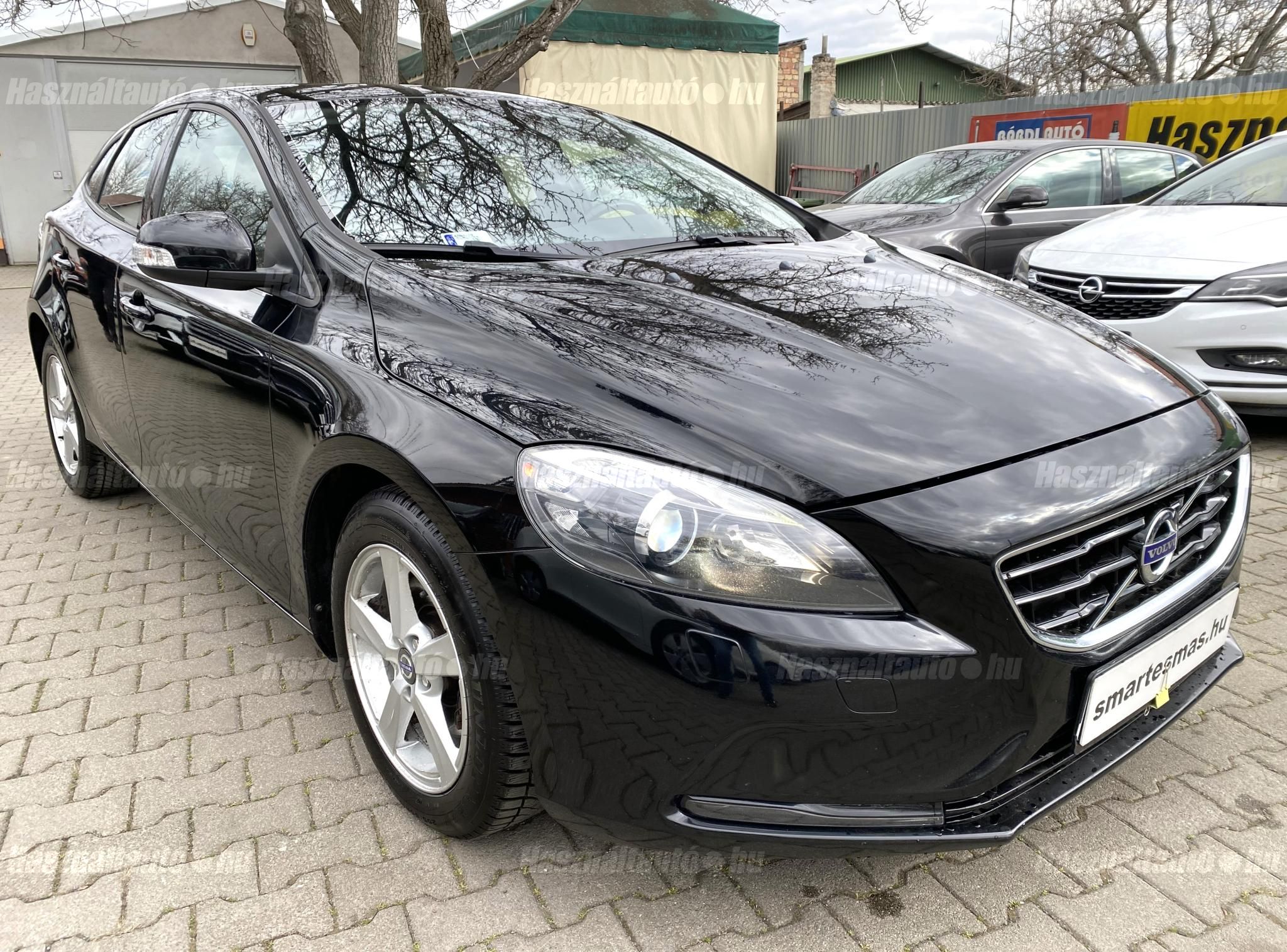 VOLVO V40 2013/10 - 1