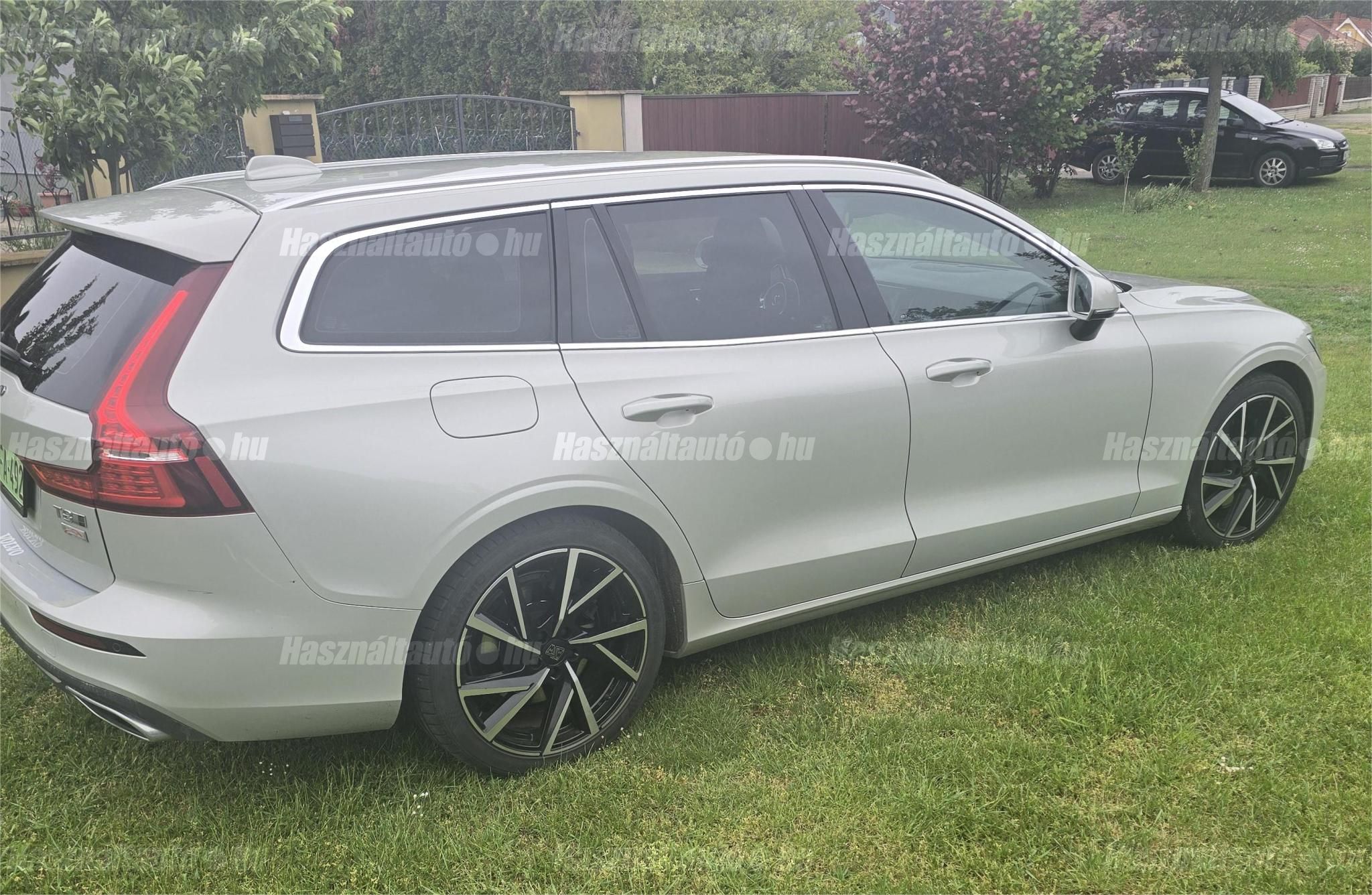 VOLVO V60 2020/6 - 1