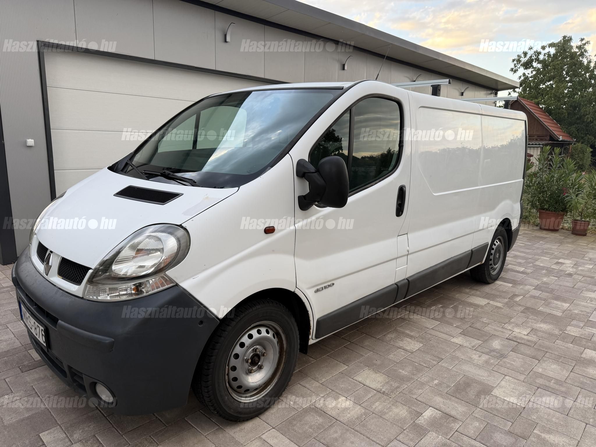 RENAULT TRAFIC 2004/3 - 1