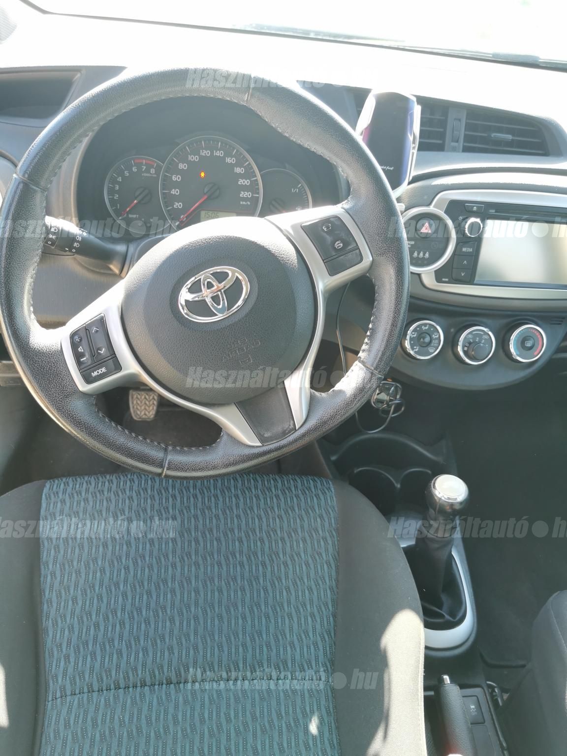 TOYOTA YARIS 2013/4 - 1