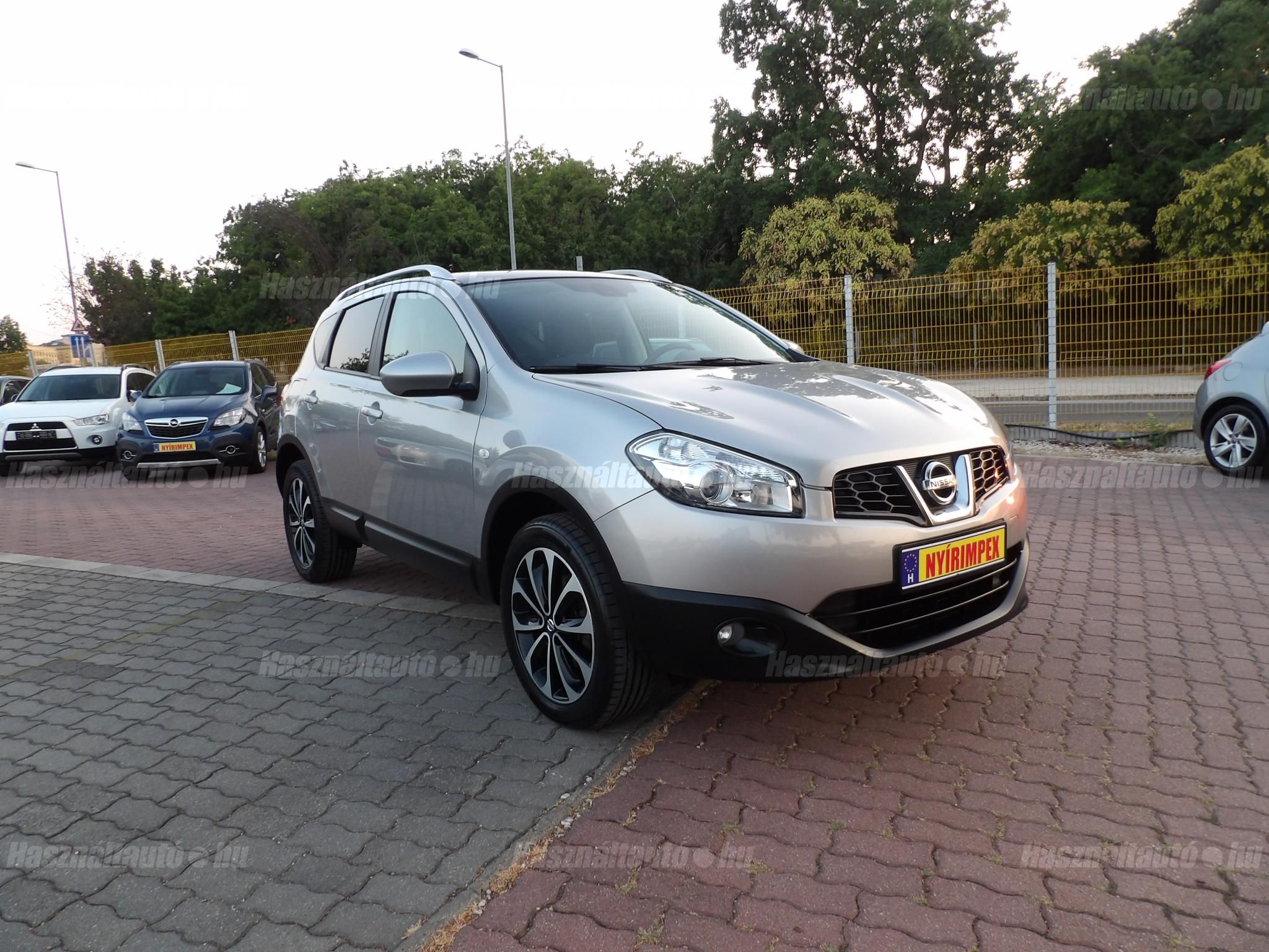 NISSAN QASHQAI 2012/6 - 1