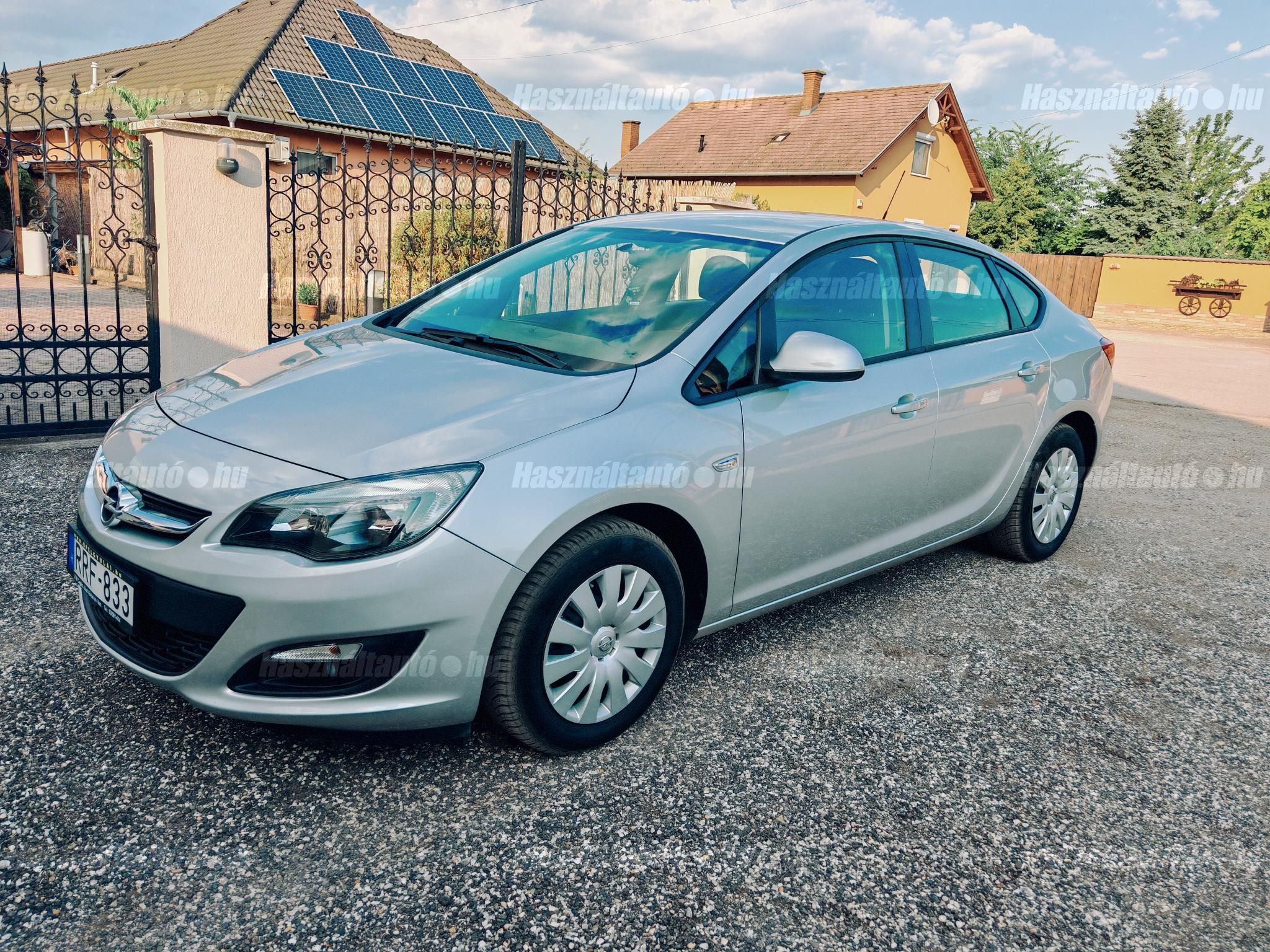 OPEL ASTRA J 2019/8 - 1