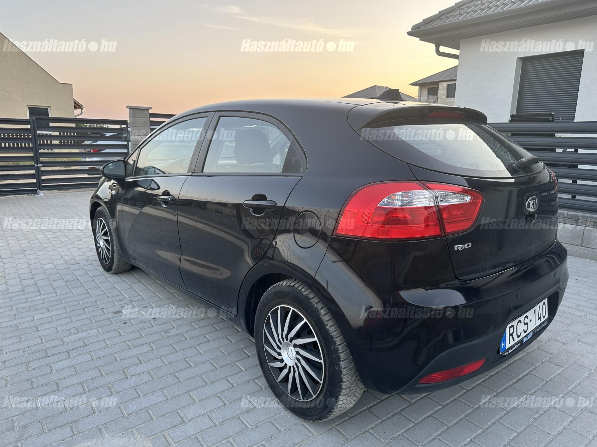 KIA RIO 2013/8 - 1