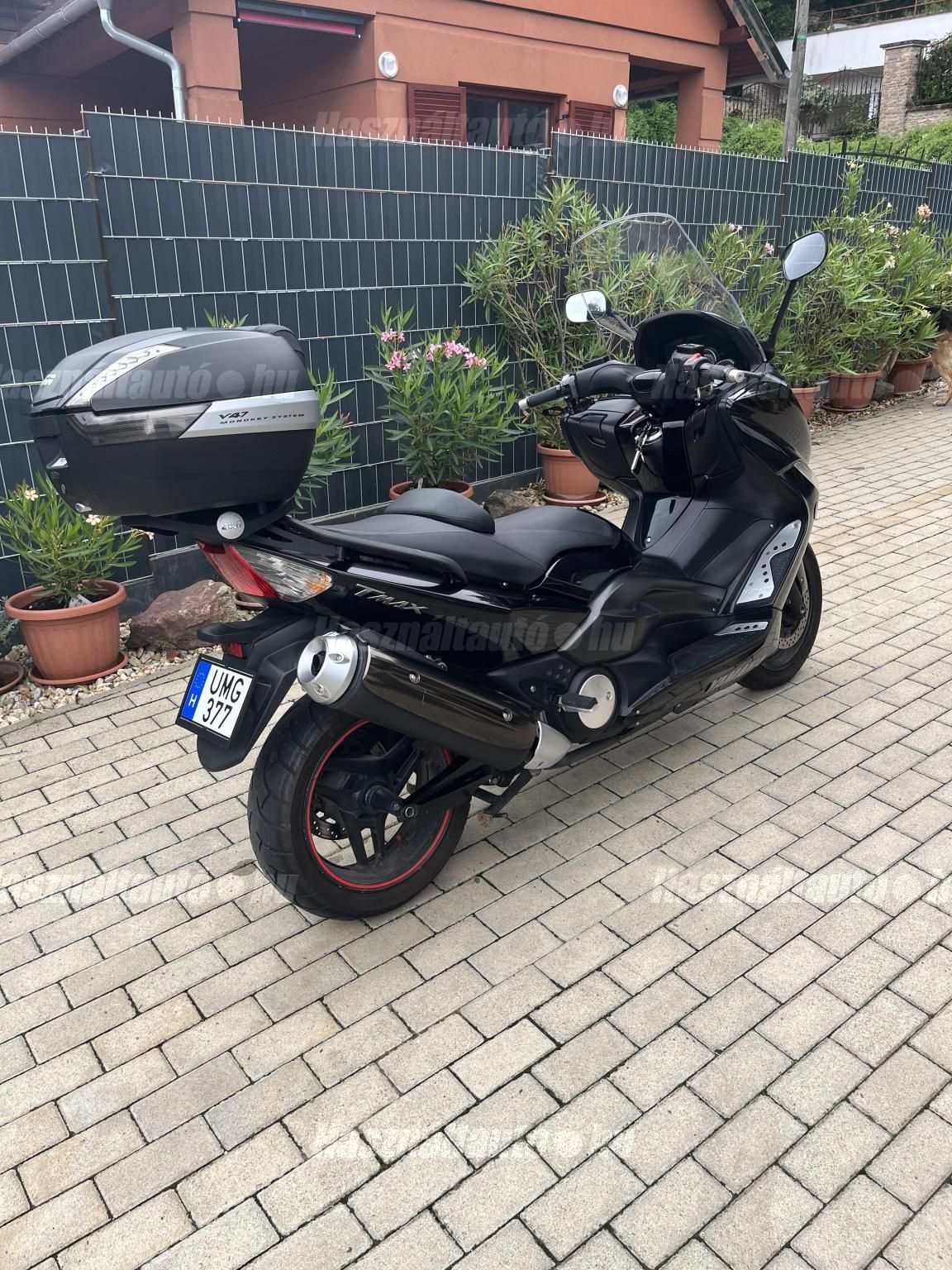 YAMAHA TMAX 2010/11 - 1