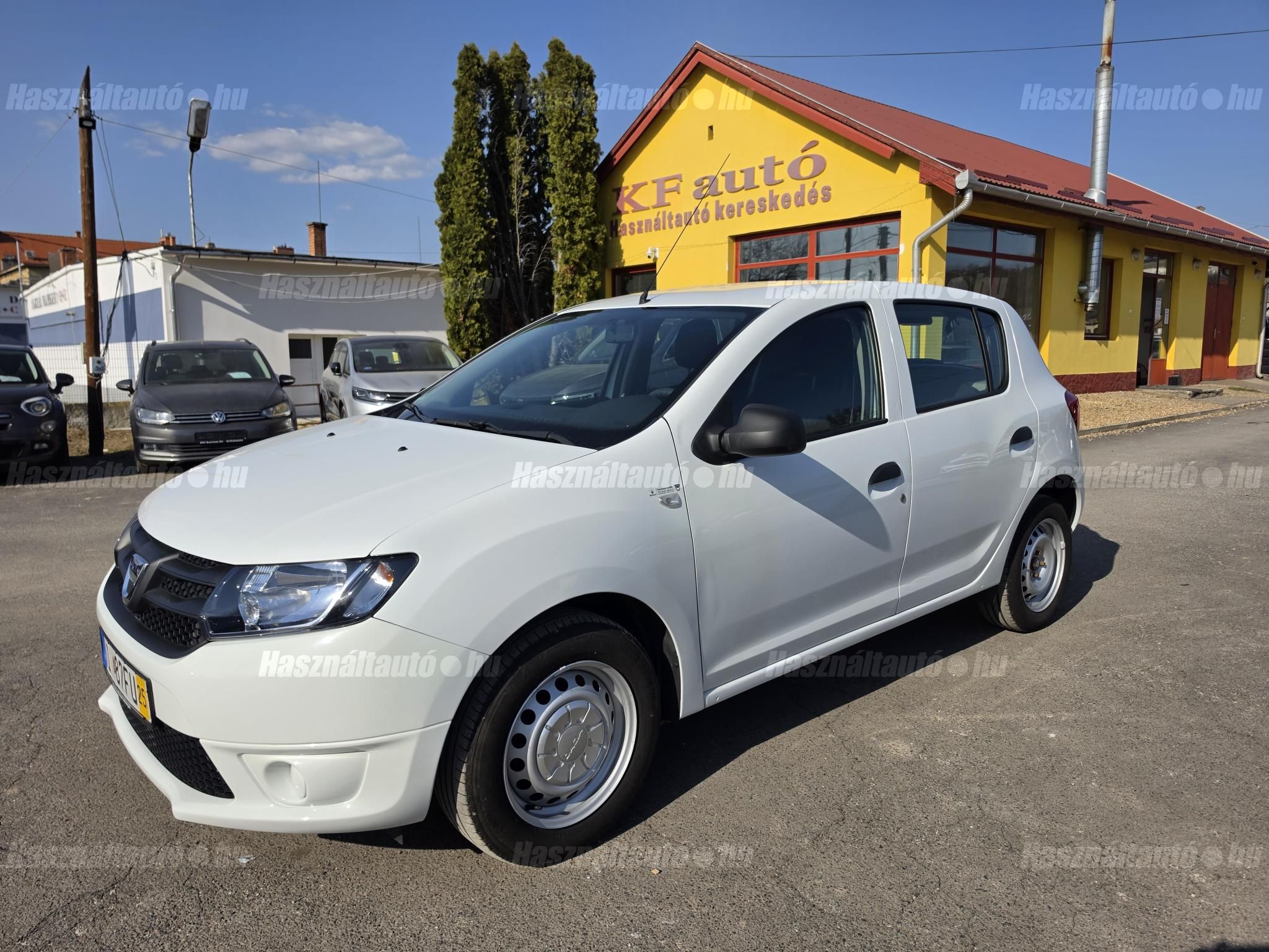 DACIA SANDERO 2015/8 - 1