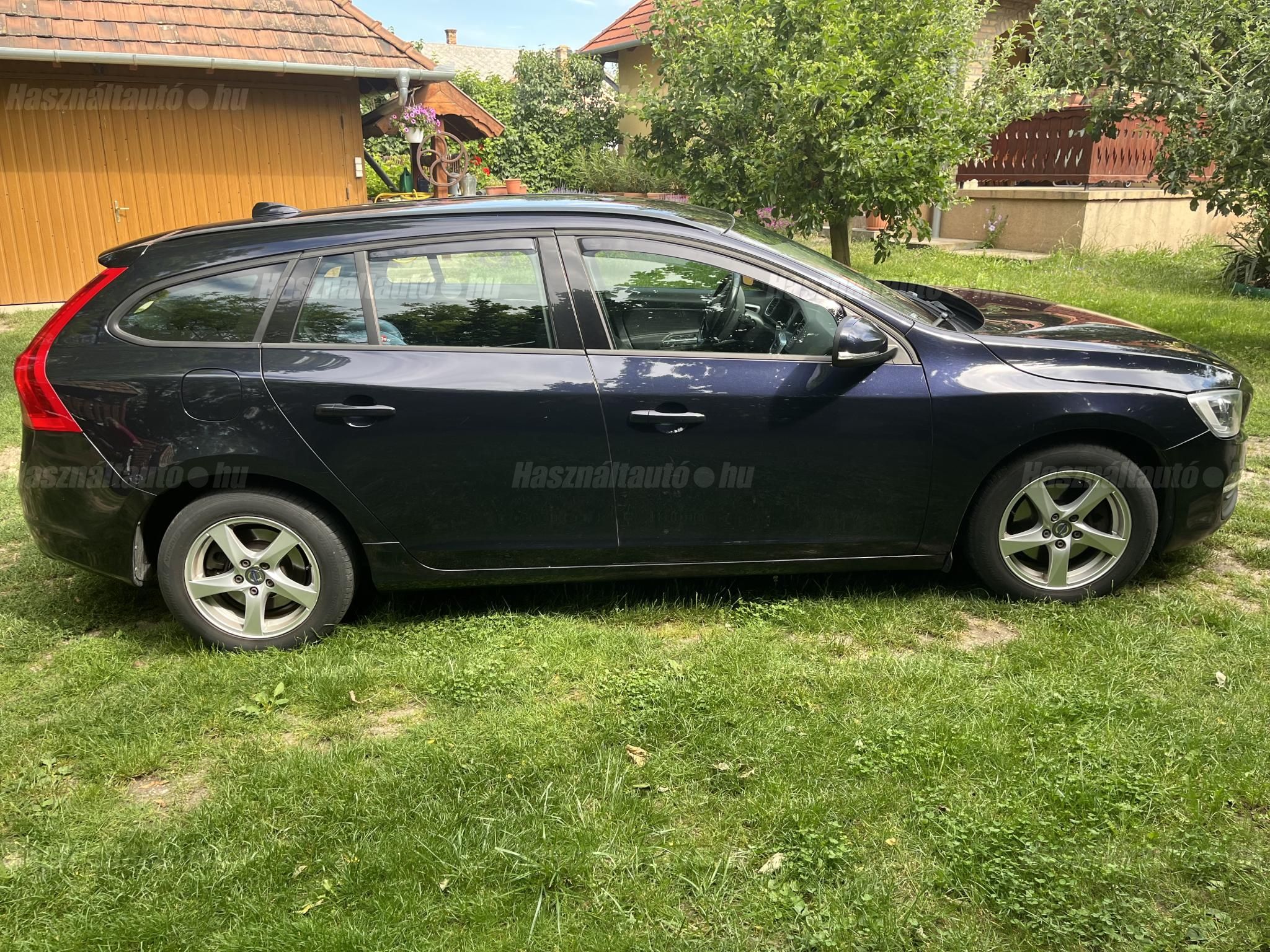 VOLVO V60 2015/5 - 1