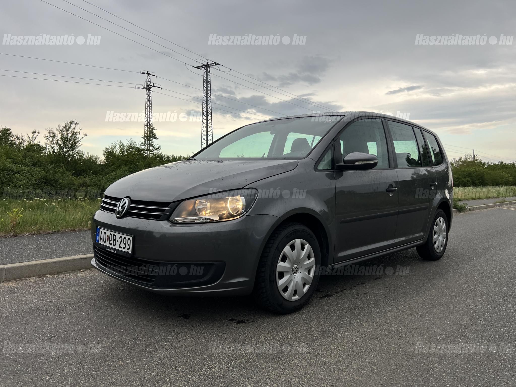 VOLKSWAGEN TOURAN 2011 - 1
