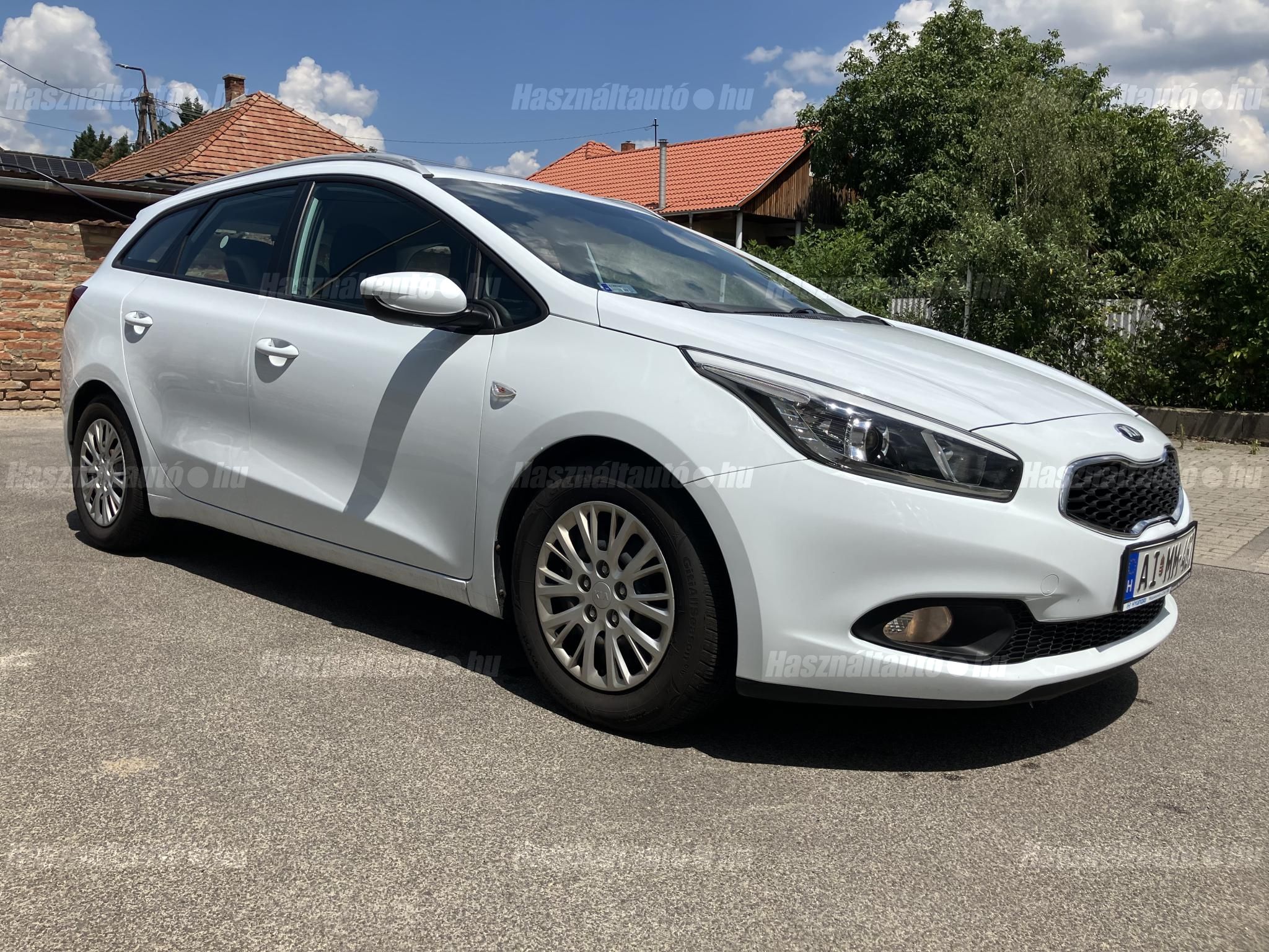 KIA CEE'D 2014/7 - 1