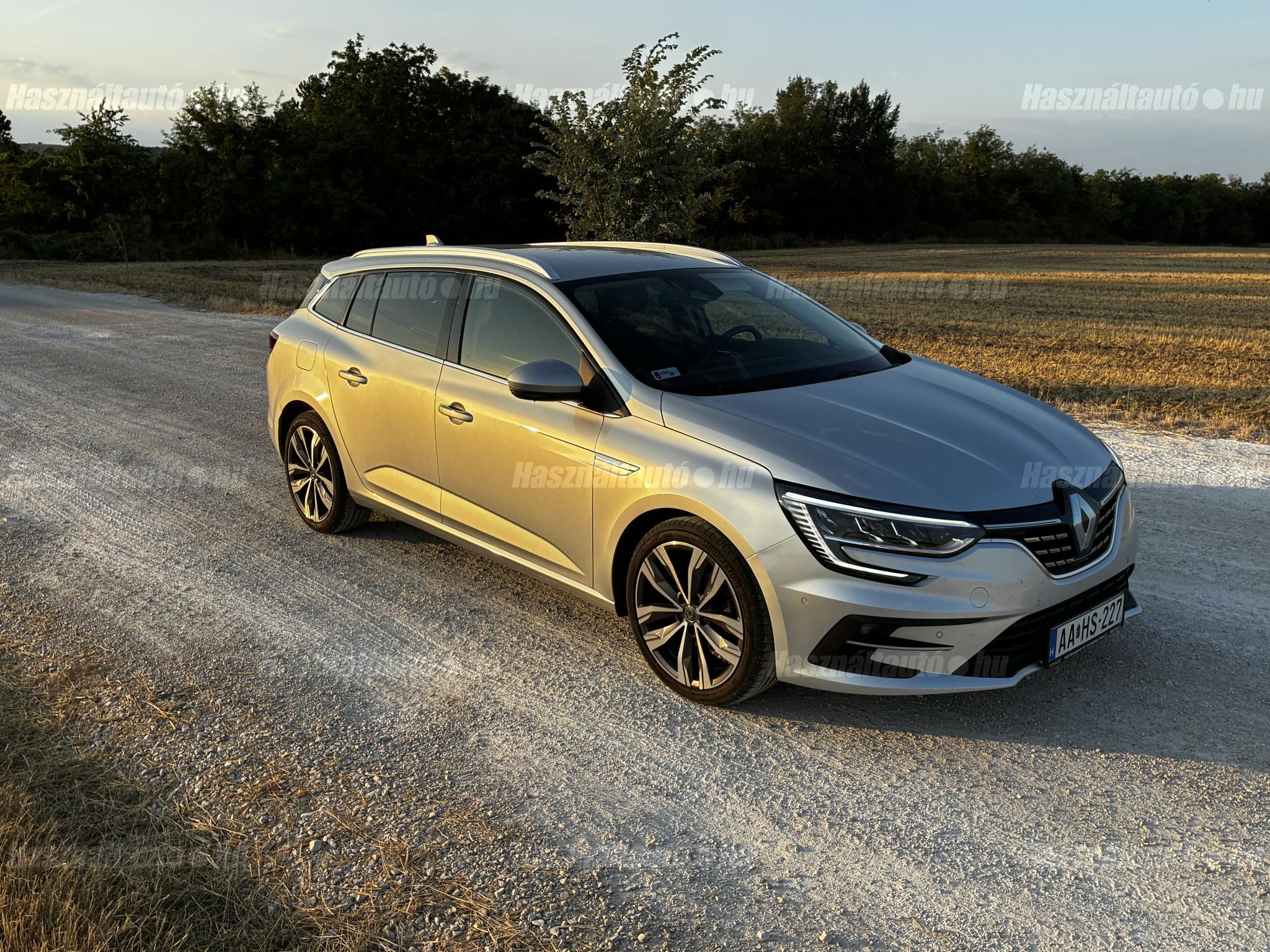 RENAULT MEGANE 2023/2 - 1