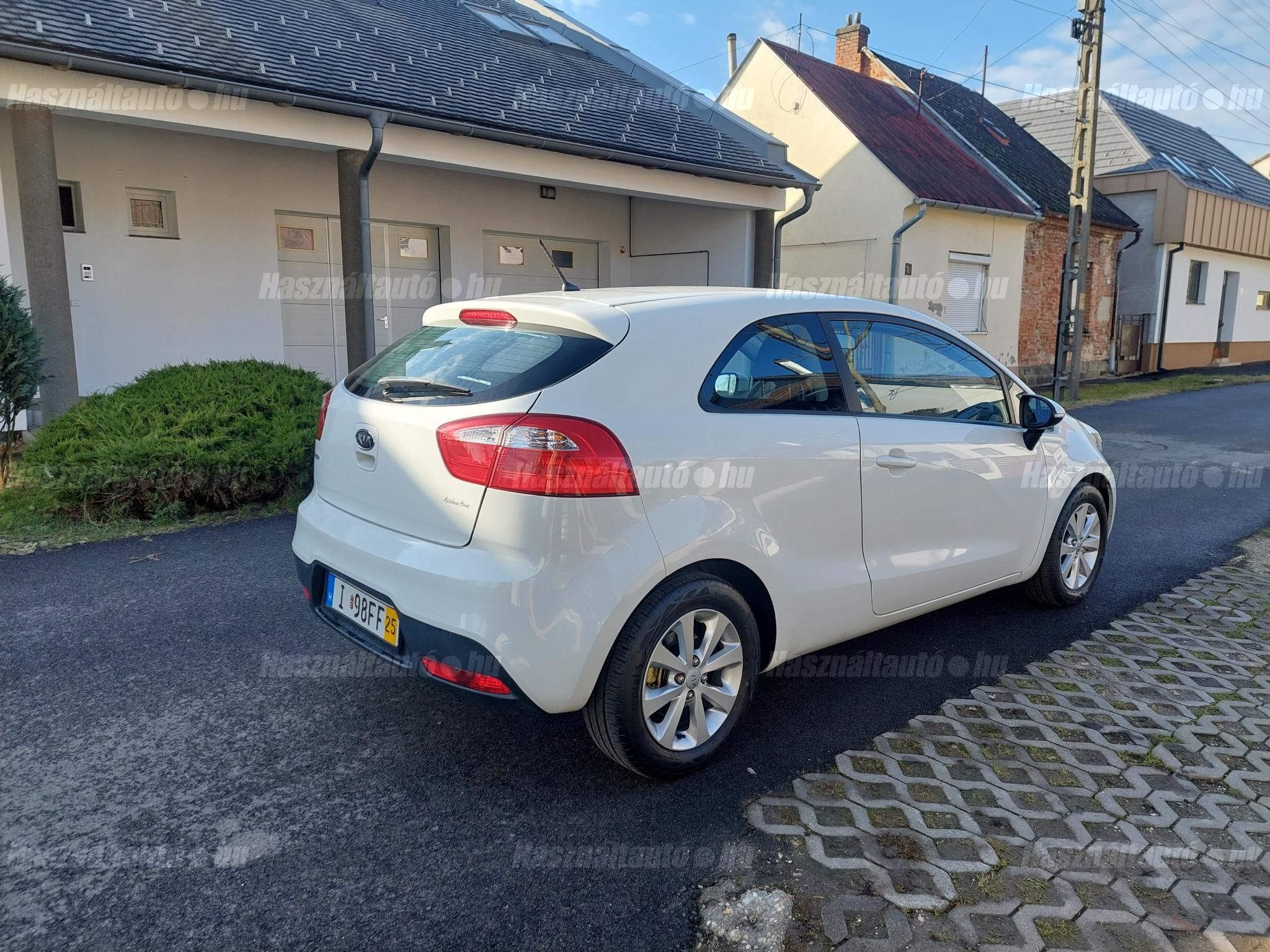 KIA RIO 2012/10 - 1