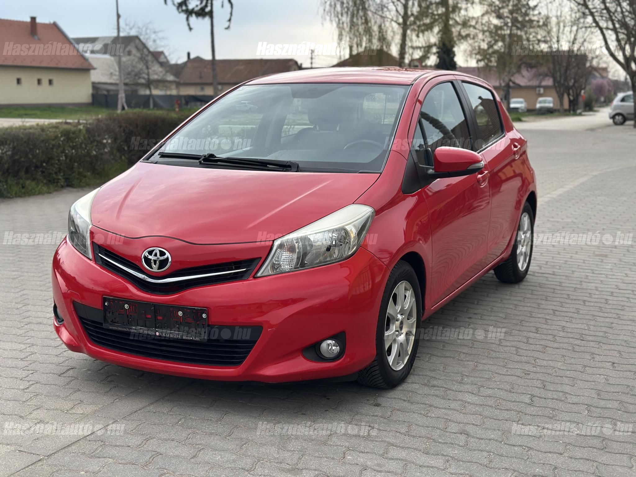 TOYOTA YARIS 2012 - 1
