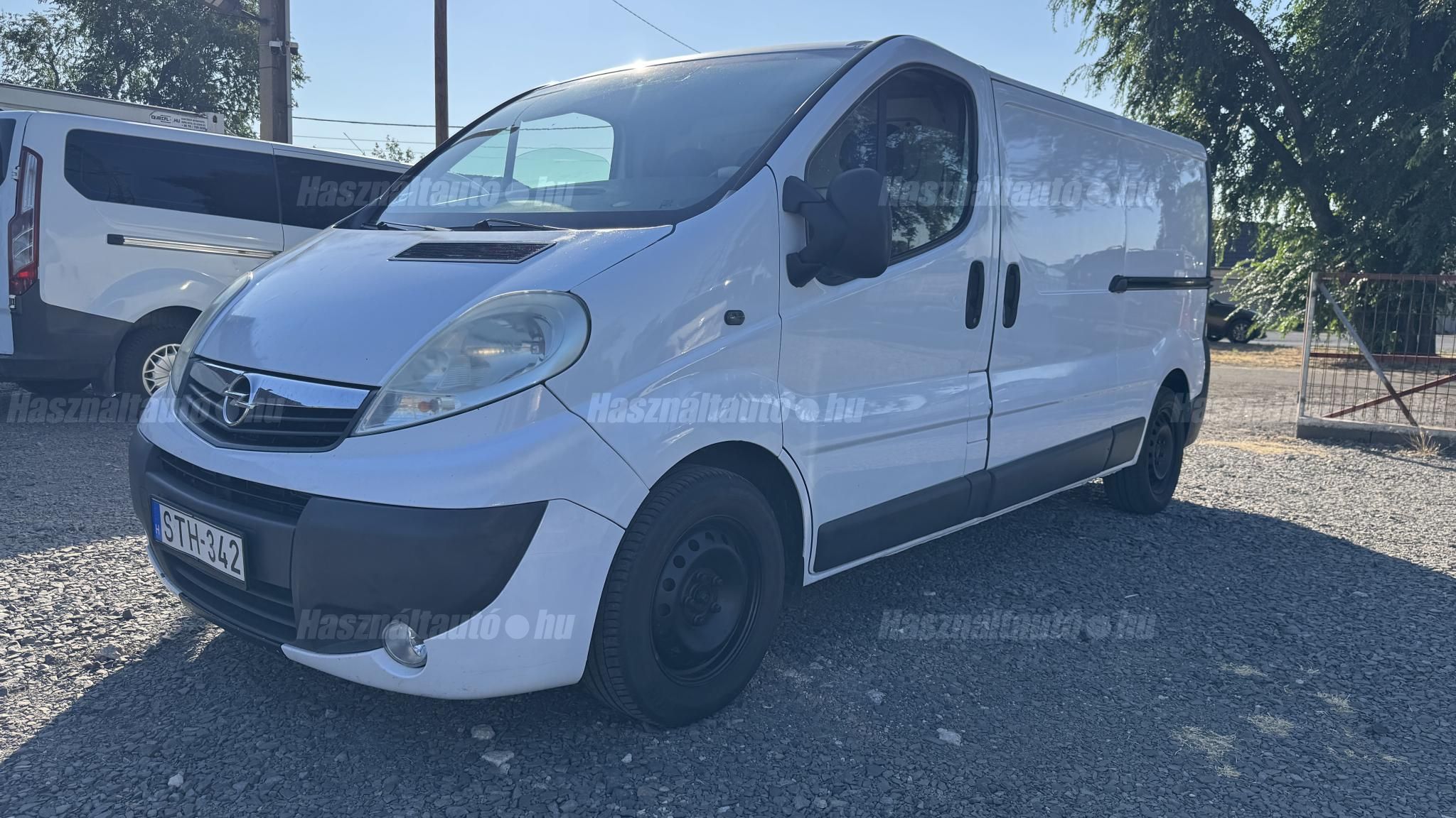 OPEL VIVARO 2007/8 - 1