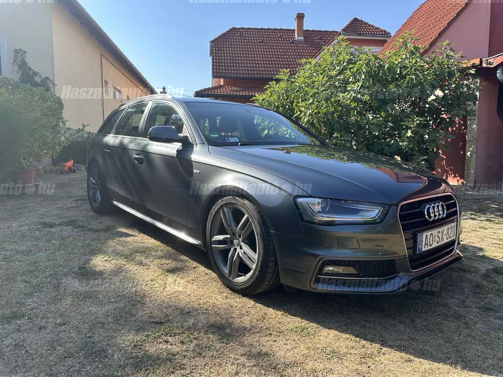 AUDI A4 2012/8 - 1
