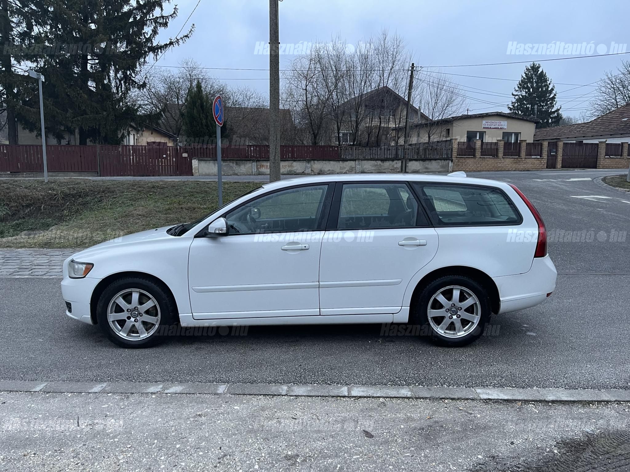VOLVO V50 2010/4 - 1