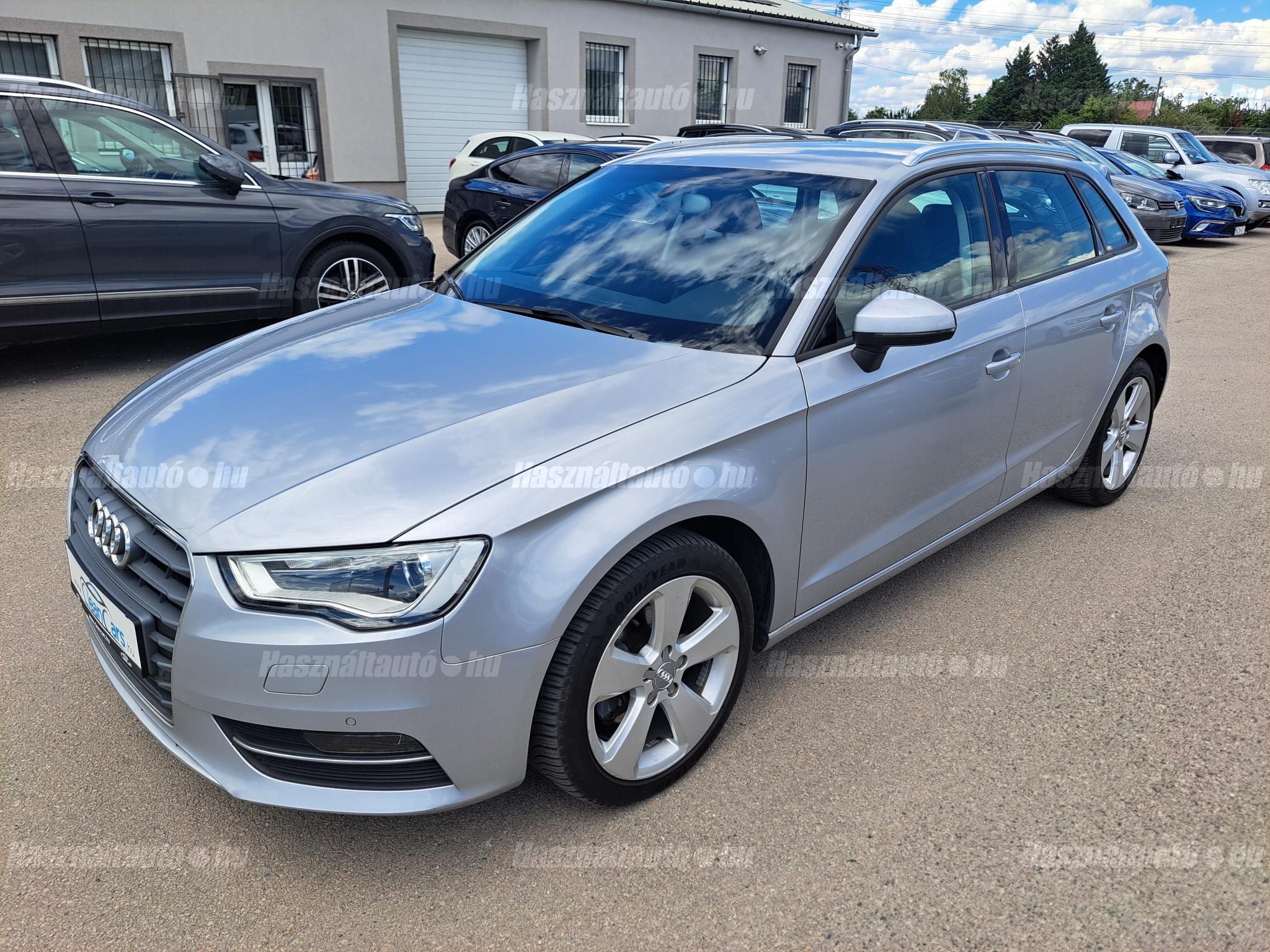 AUDI A3 2014/12 - 1