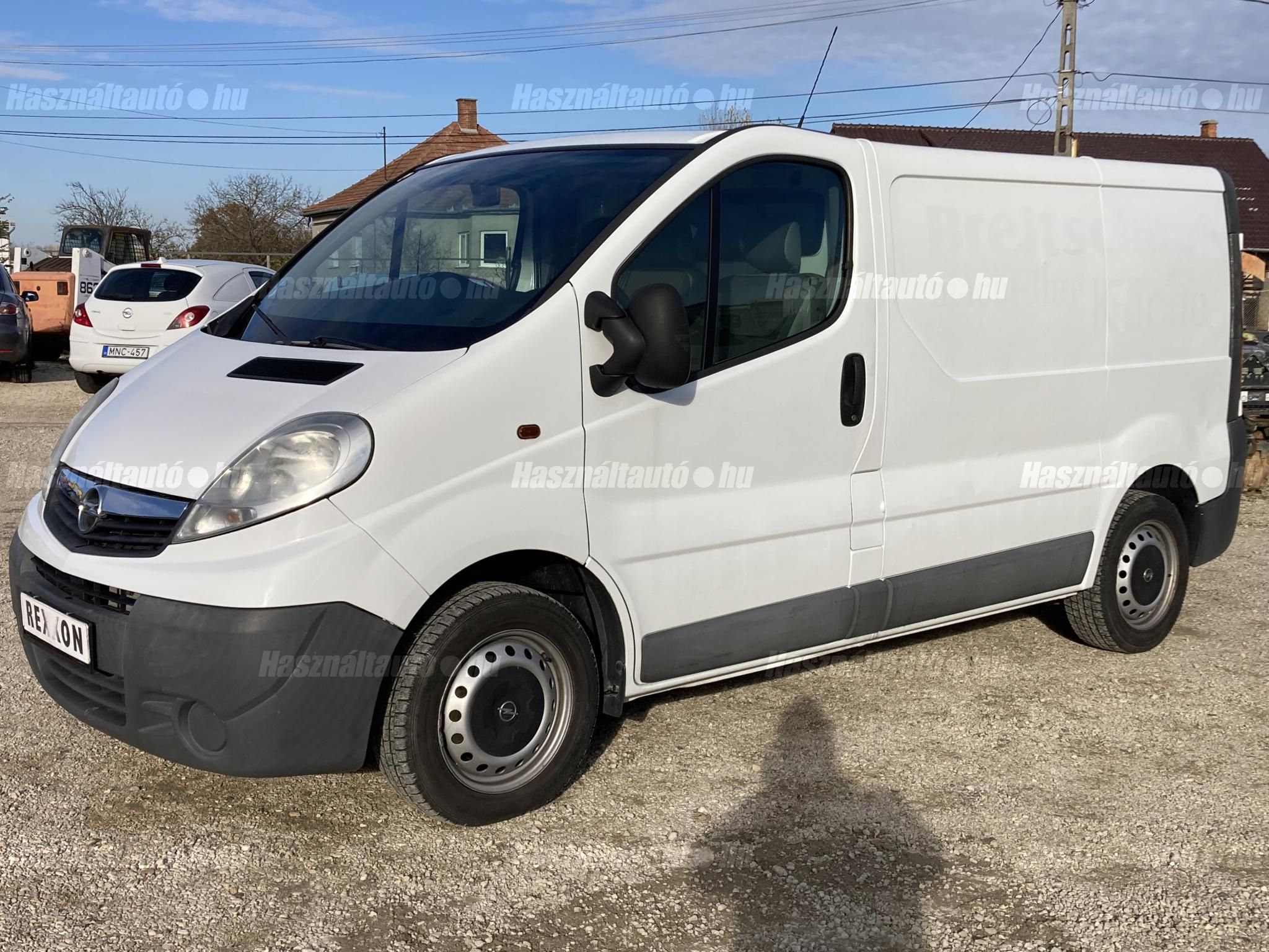 OPEL VIVARO 2013/8 - 1