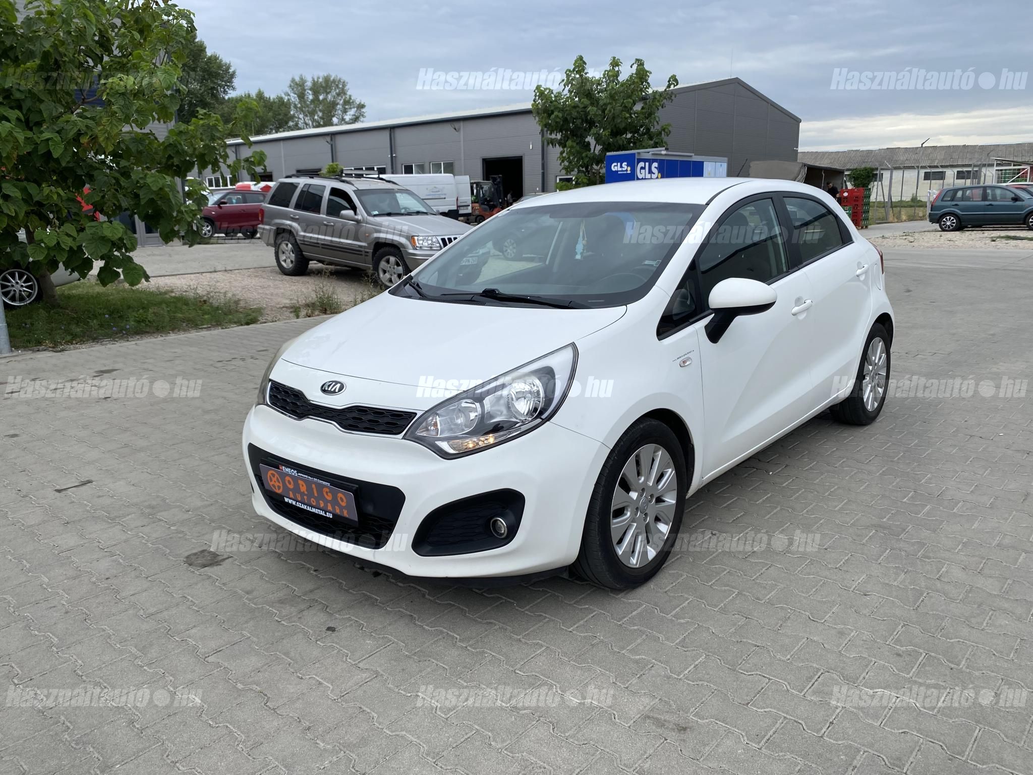 KIA RIO 2015/4 - 1