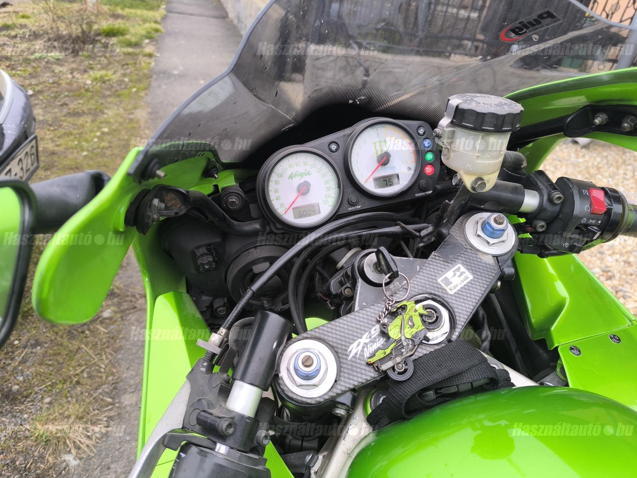 KAWASAKI ZX-9R (NINJA) 2002/2 - 1