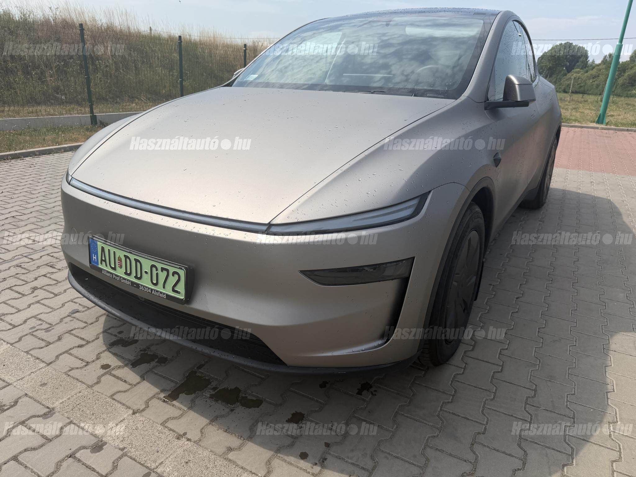 TESLA MODEL Y 2025/6 - 1