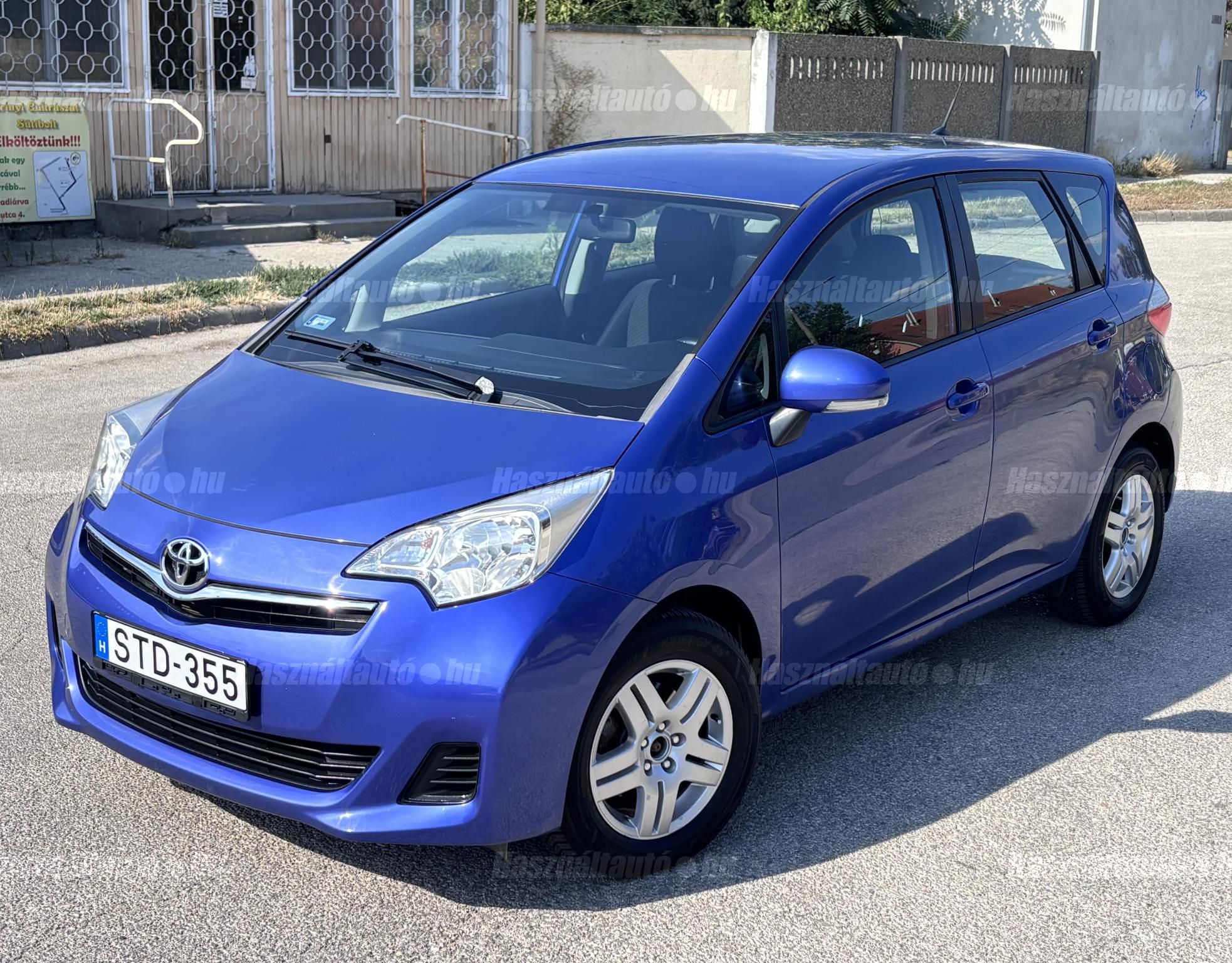 TOYOTA VERSO-S 2011/12 - 1