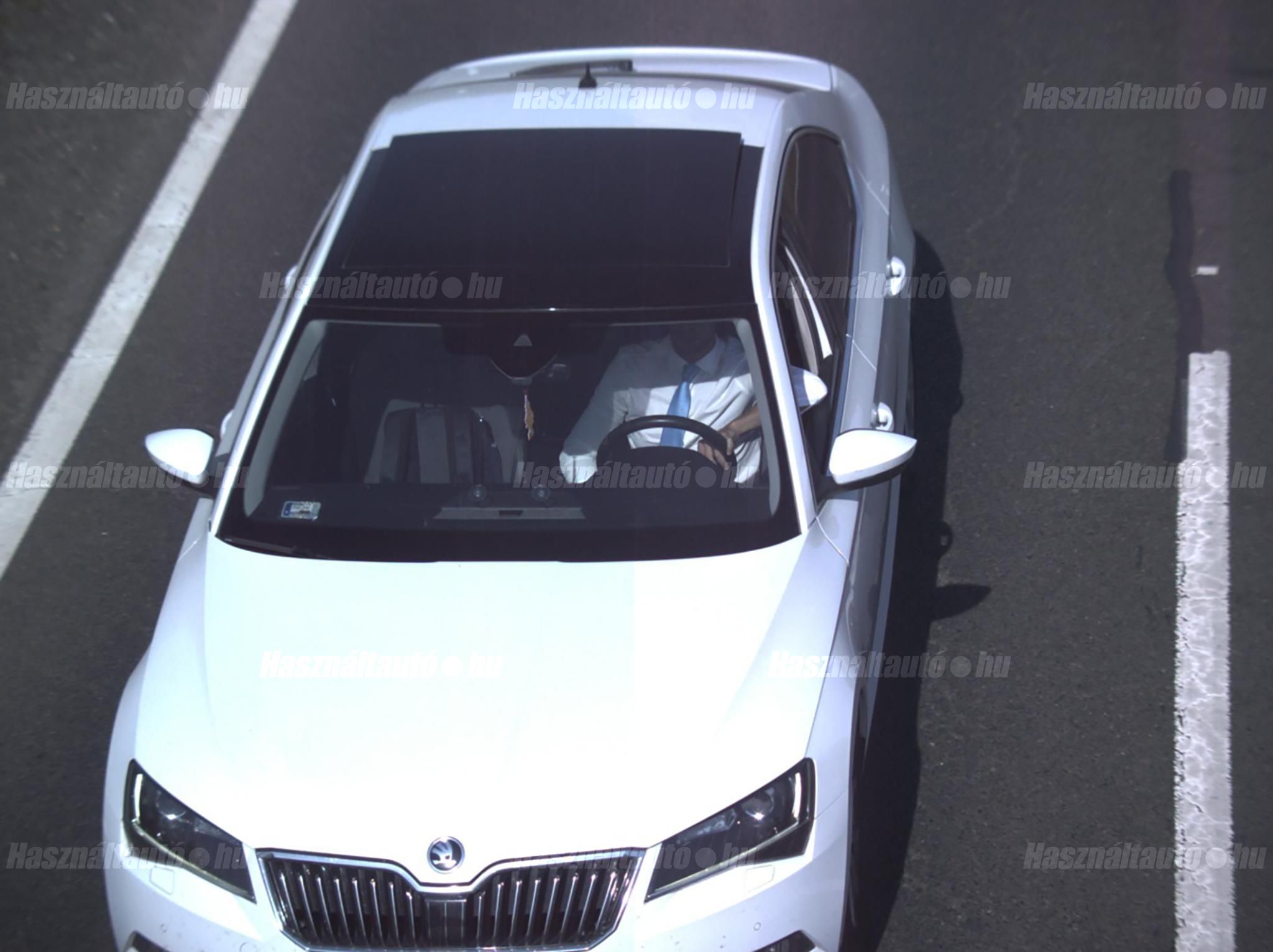 SKODA SUPERB 2018/4 - 1
