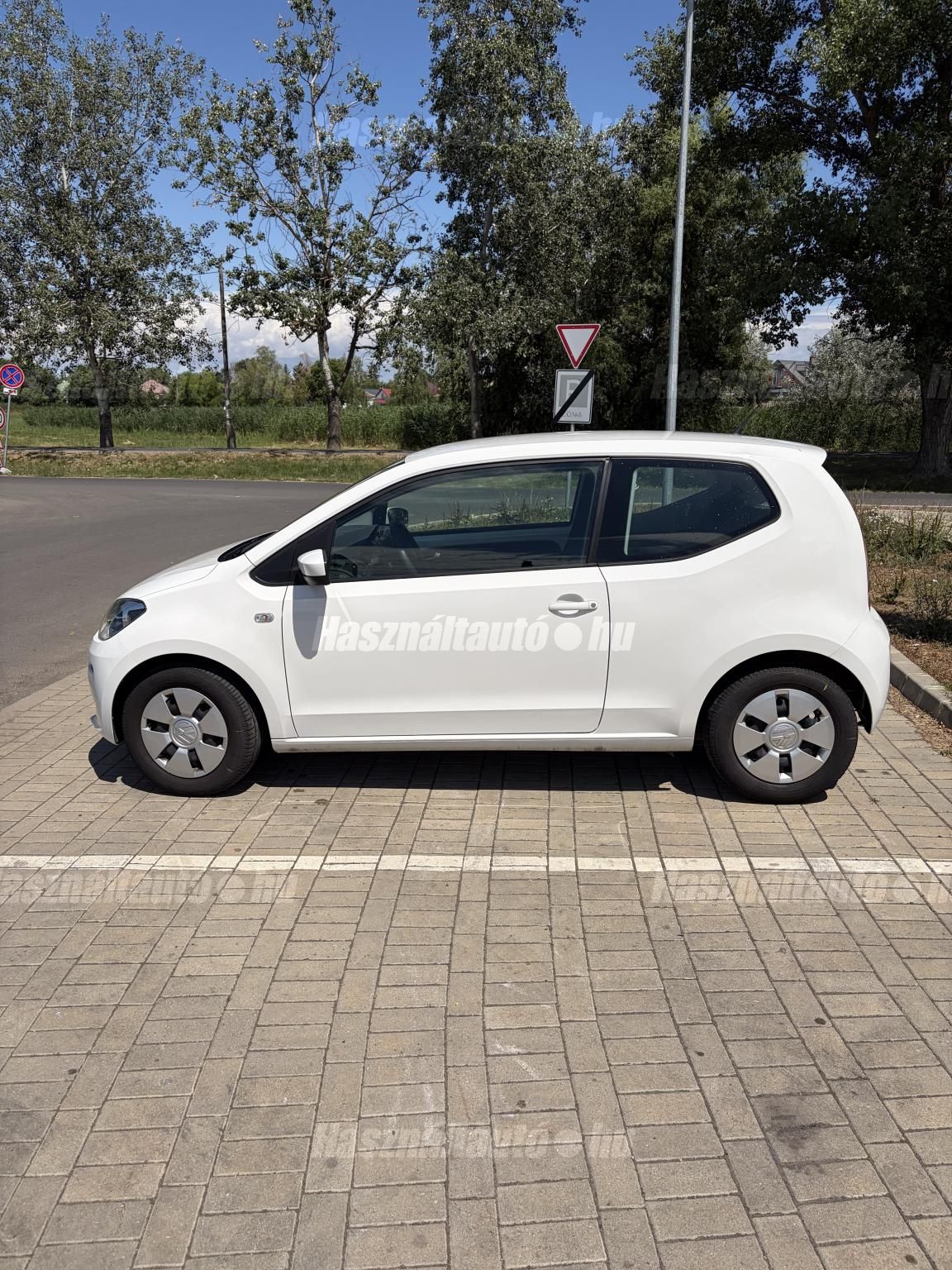 VOLKSWAGEN UP 2014/9 - 1